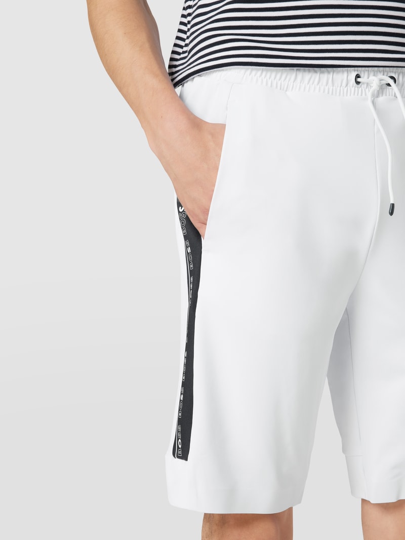 Shorts mit Galonstreifen Modell 'Headlo Gym' in weiß