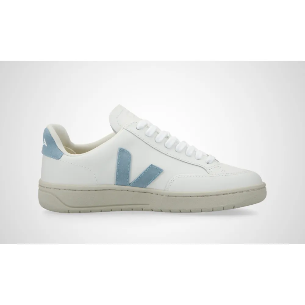 VEJA V-12 Leather 