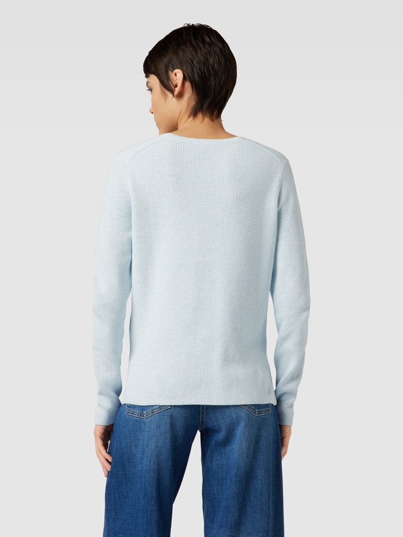 Strickpullover mit abgerundetem V-Ausschnitt in hellblau meliert