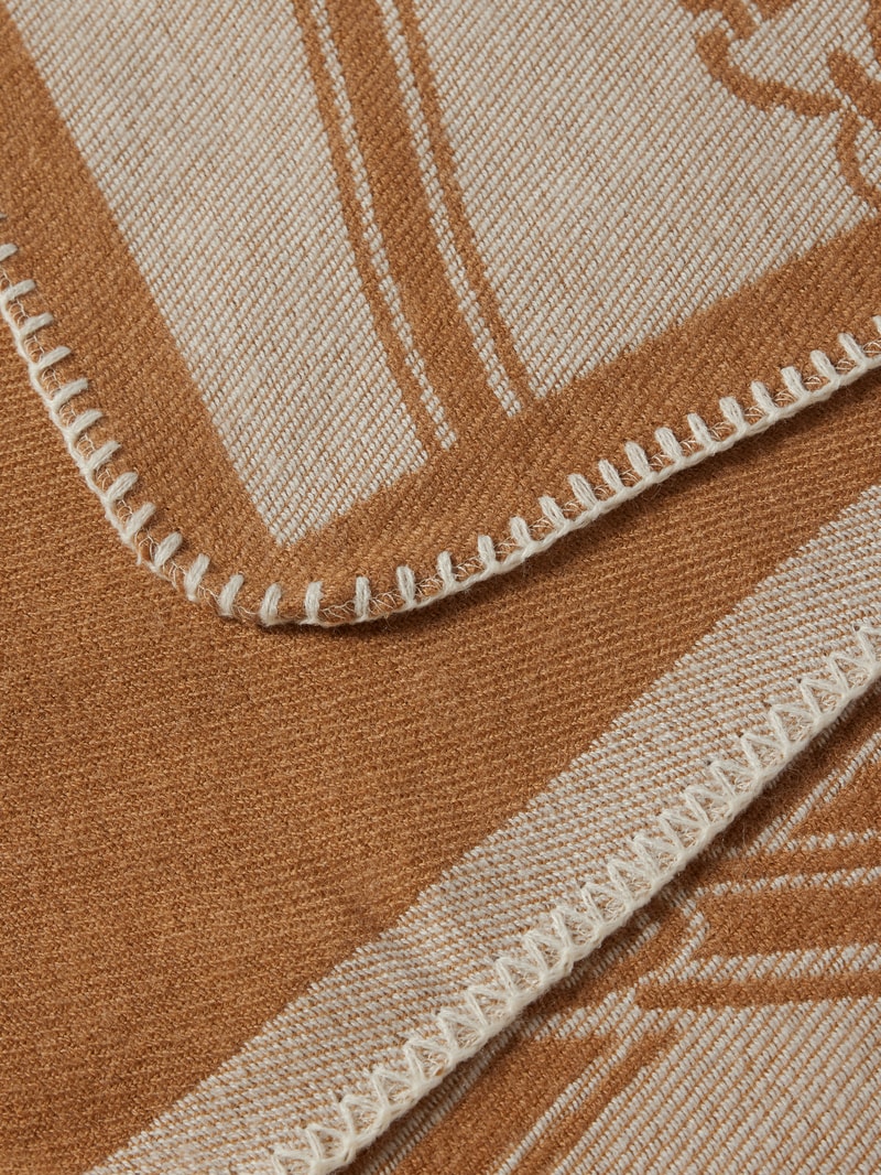 Schal mit Allover-Muster Modell 'BLANKET' in camel