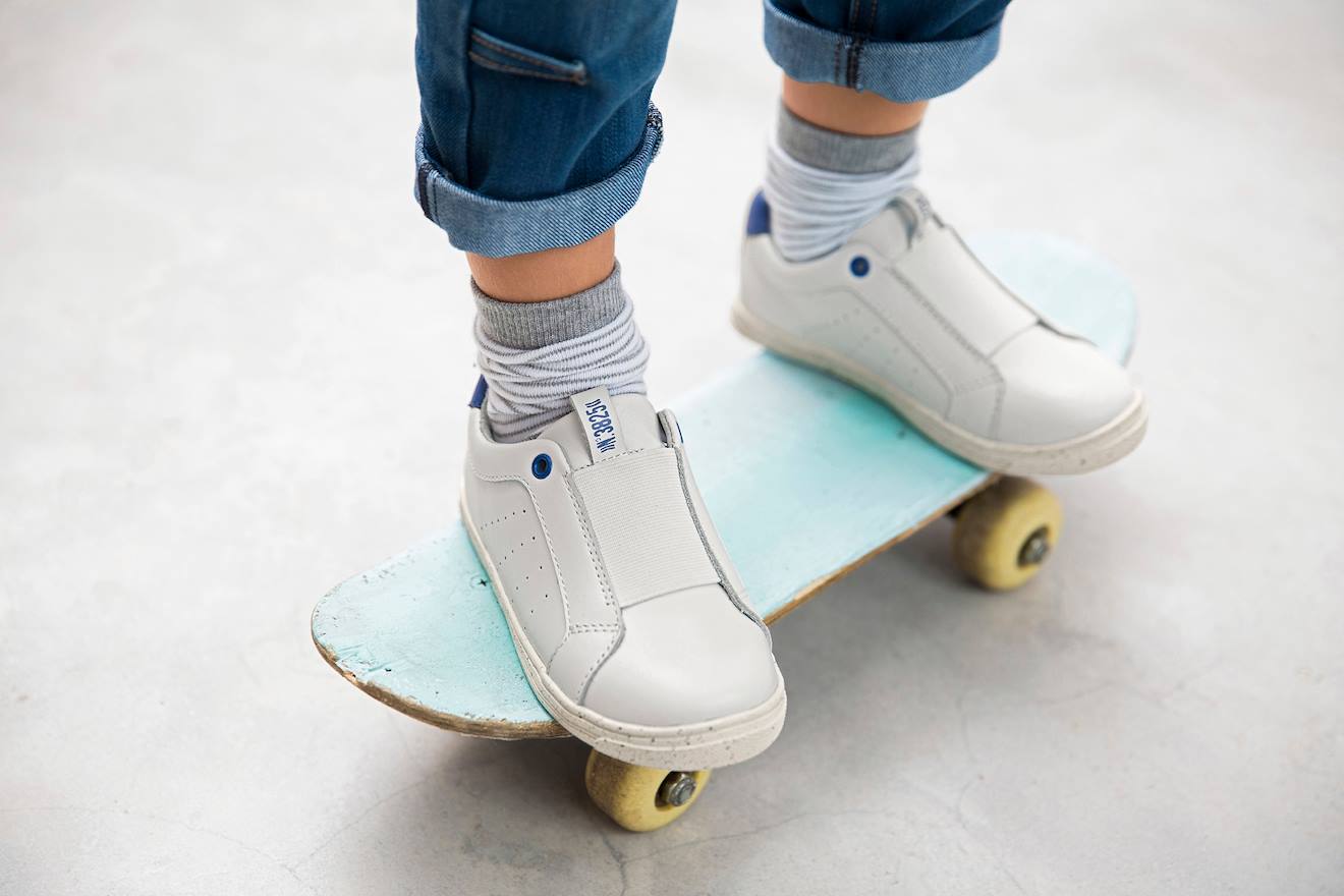 Baskets élastiquées garçon en cuir blanc