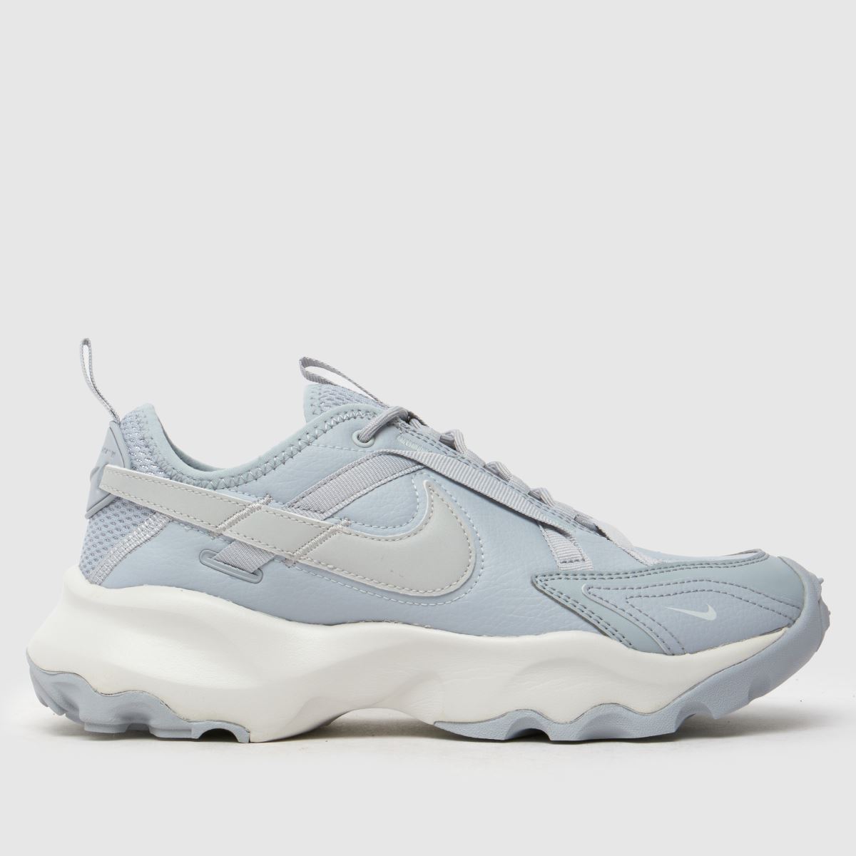 Športni copati Nike TC 7900 v svetlo sivi barvi