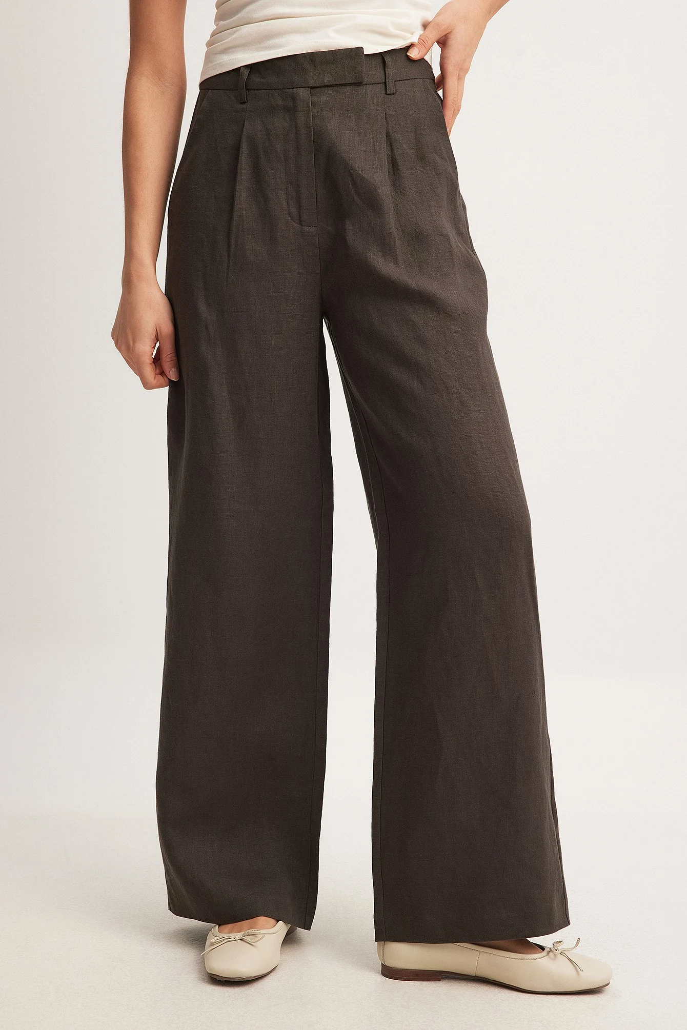 Leinenhose mit weiten Beinen