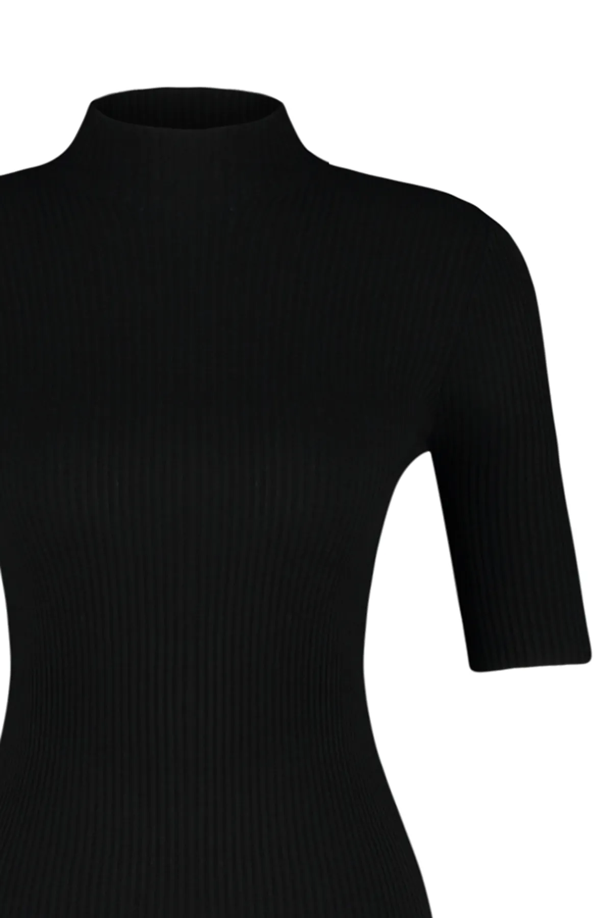 Trendyol Collection  Schwarzes Mini-Strickkleid mit hohem Kragen TWOAW24EL00235