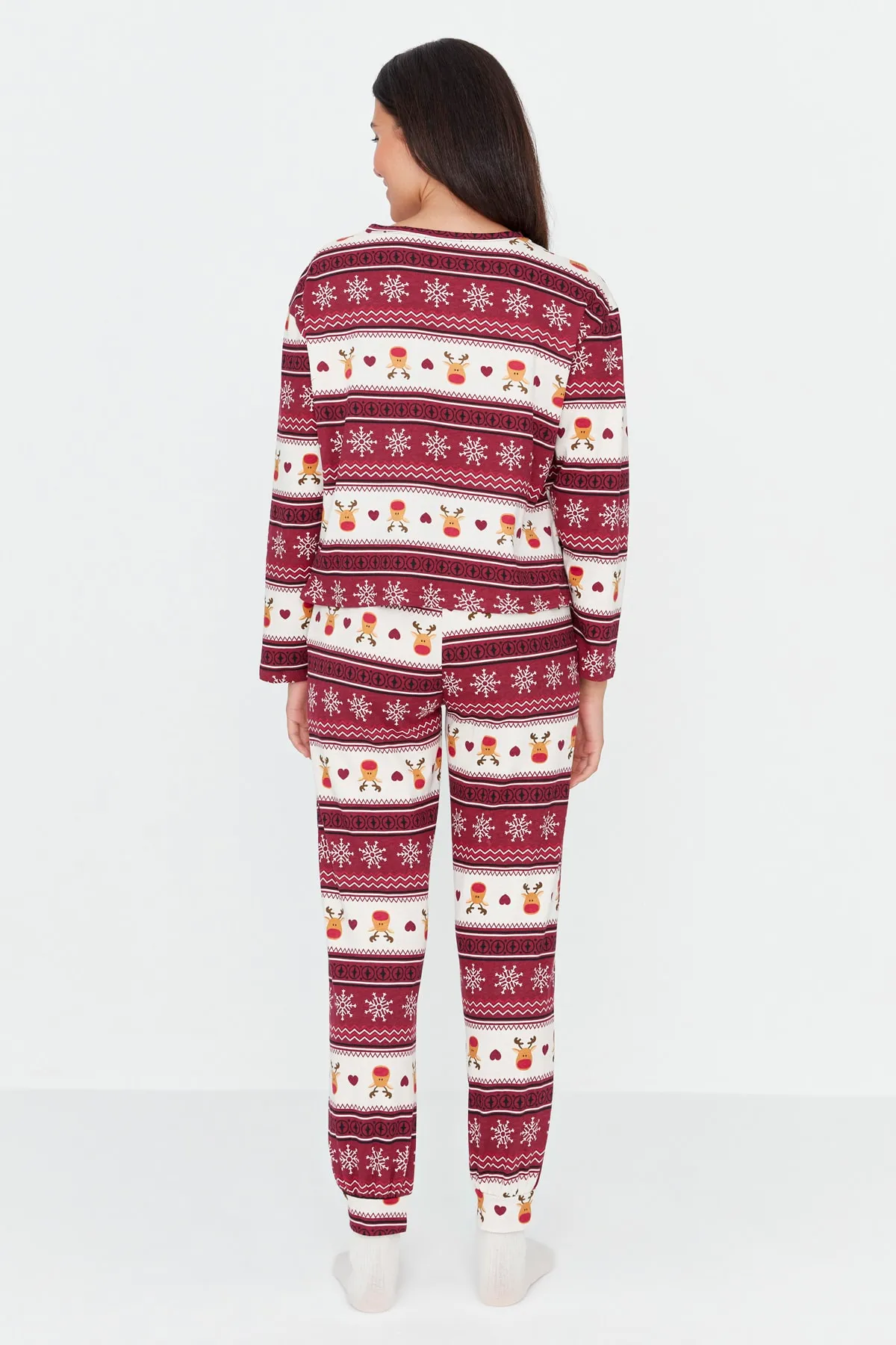 Trendyol Collection  Mehrfarbiges, gemustertes Strick-Pyjama-Set aus 100 % Baumwolle mit Weihnachtsmotiv THMAW23PT00315