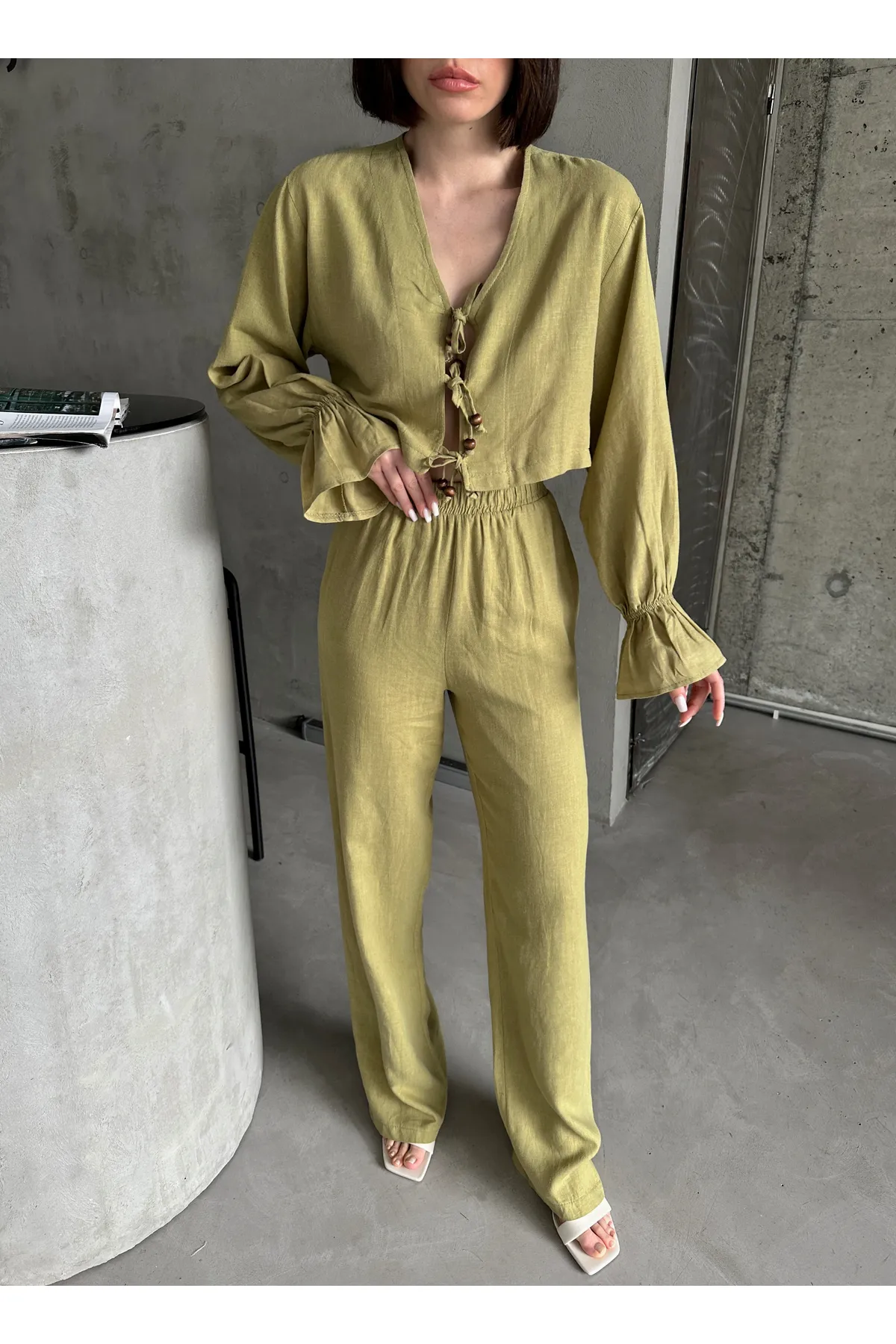 Laluvia  Khakifarbenes Set mit echtem Leinen-Design