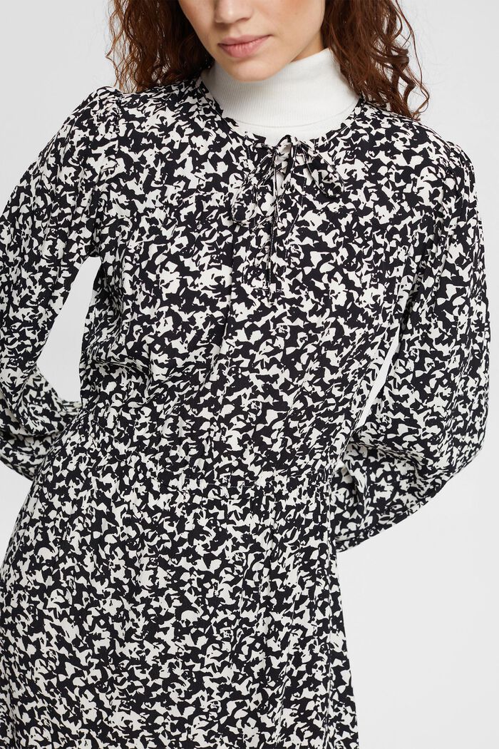 Gemustertes Minikleid