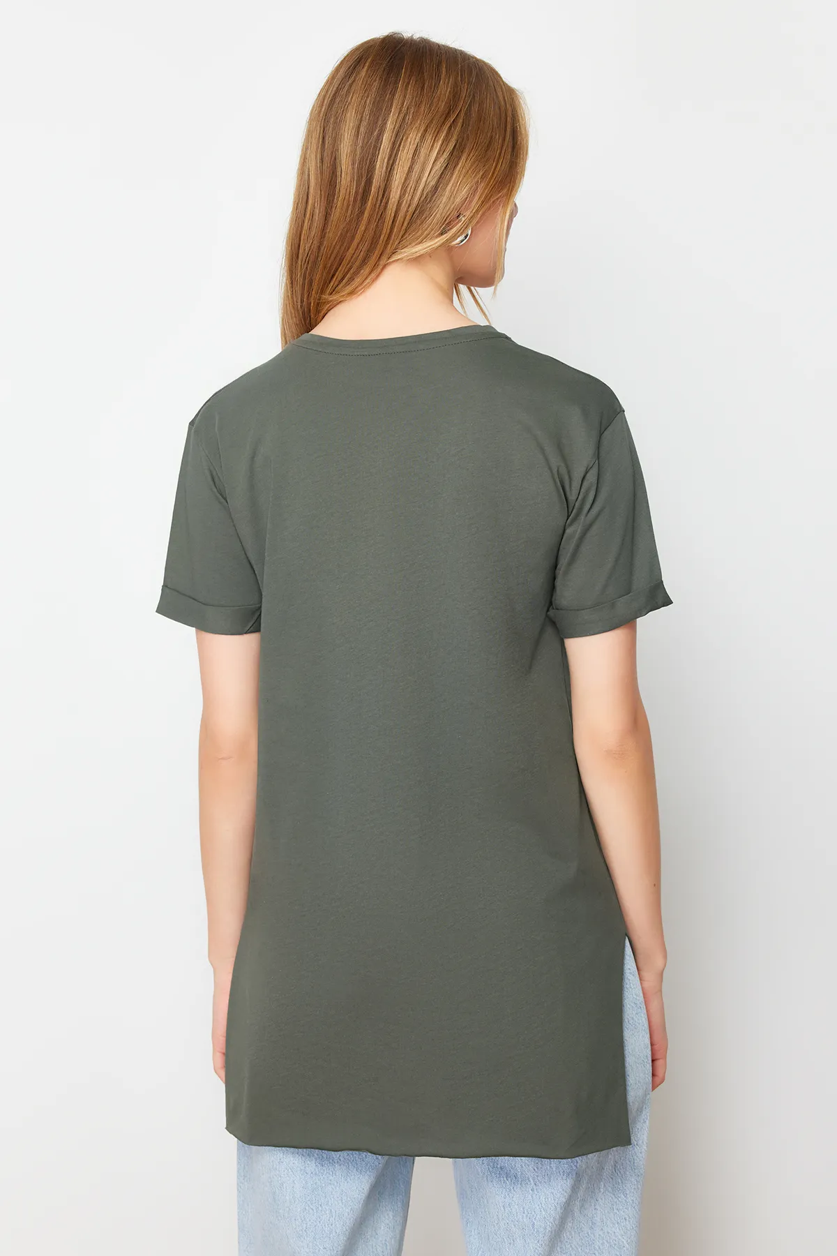 Trendyol Modest  Schwarz-Khakifarbenes 2er-Pack kurzärmliges Basic-Strick-T-Shirt mit Rundhalsausschnitt und Schlitzdetails TCTSS21UK0009