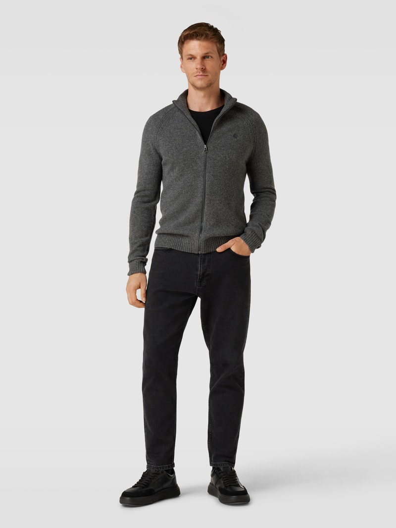 Strickjacke mit Label-Stitching Modell 'GEORG' in dunkelgrau meliert