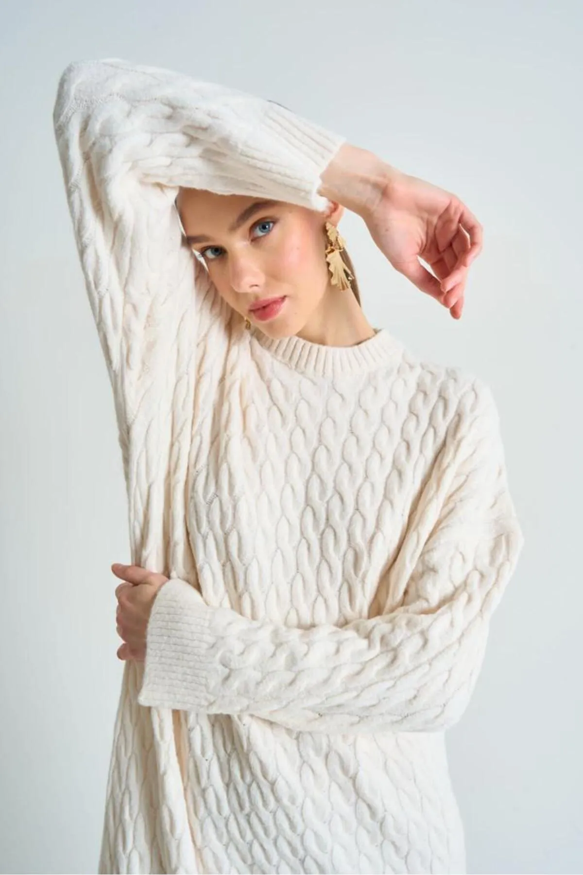 Laluvia  Cremefarbenes, gestricktes, dickes Strickkleid