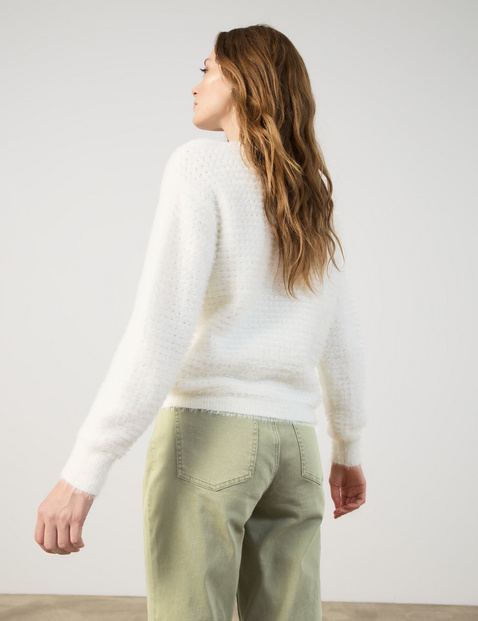 Flauschiger Pullover mit Pailletten-Detail