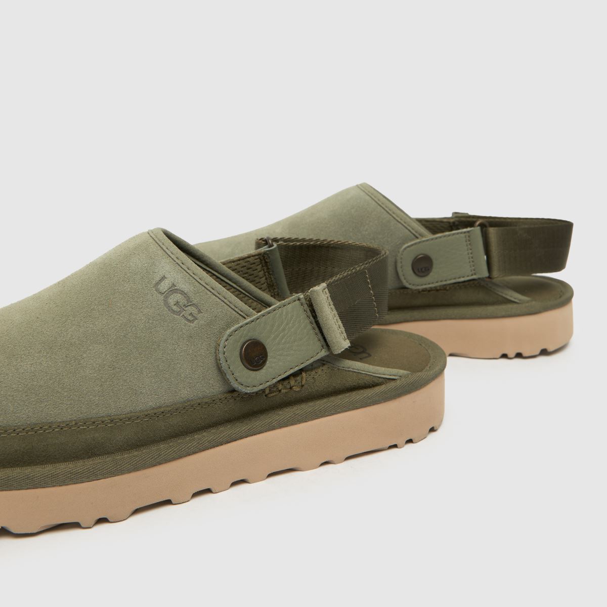 UGG Goldenstar klumpa szandál mohazöldben
