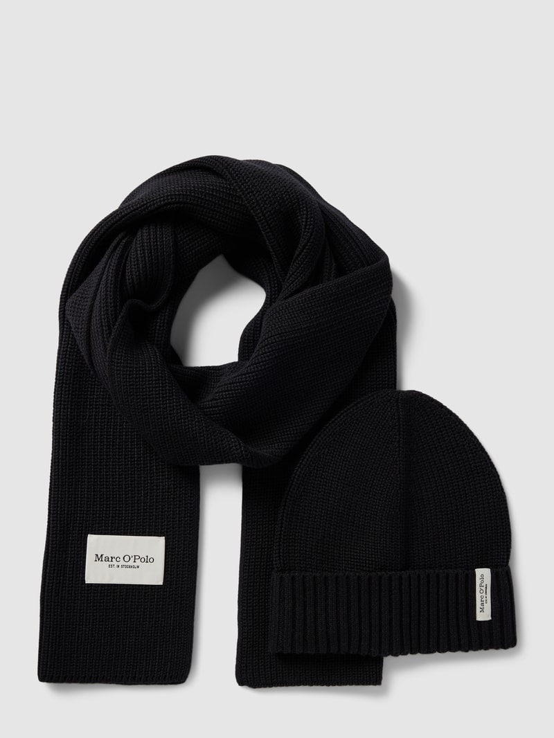 Set aus Schal und Mütze mit Label-Detail in schwarz