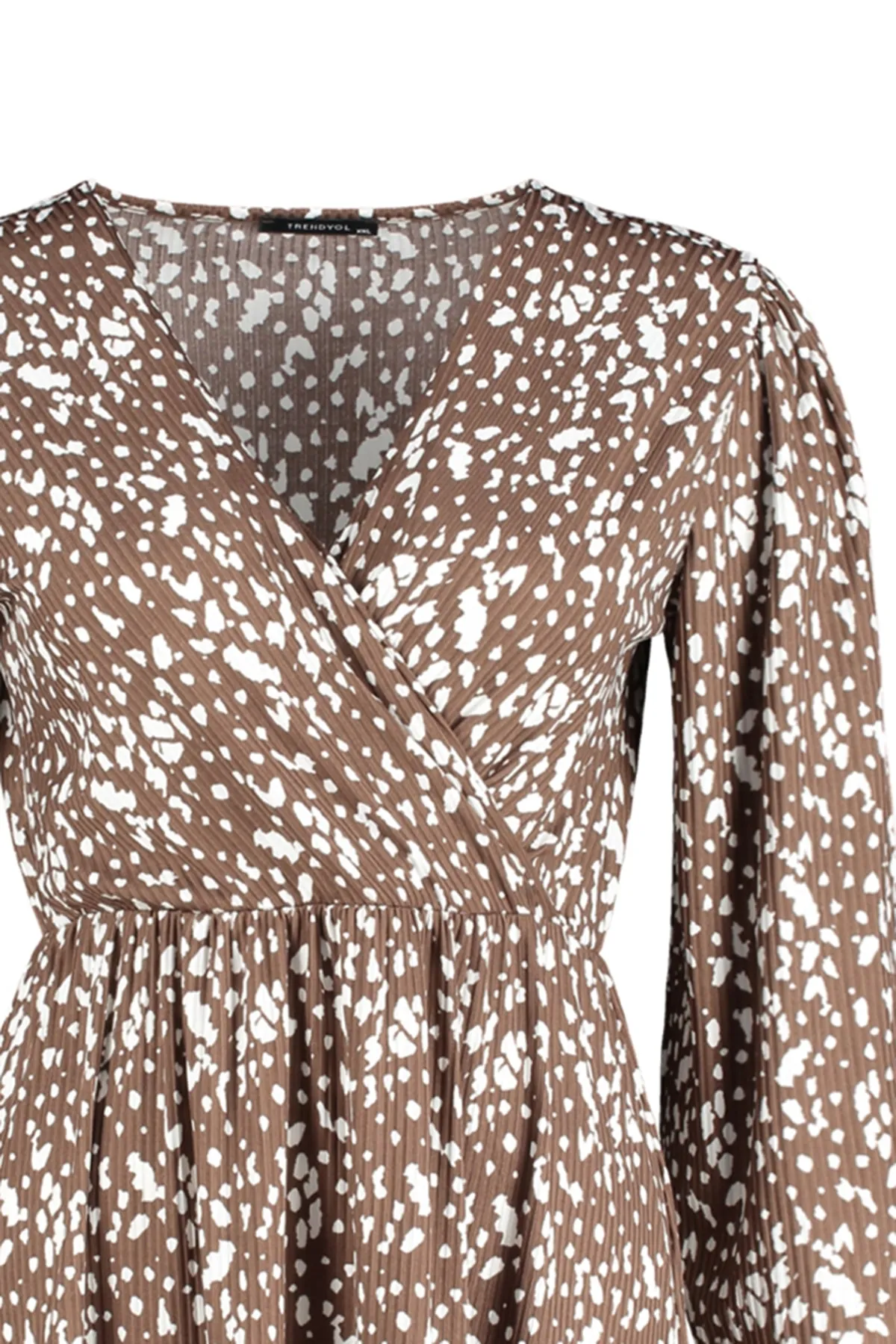 Trendyol Curve  Braunes A-Linien-Strickkleid mit zweireihigem Kragen und Tupfenmuster TBBAW23AH00003