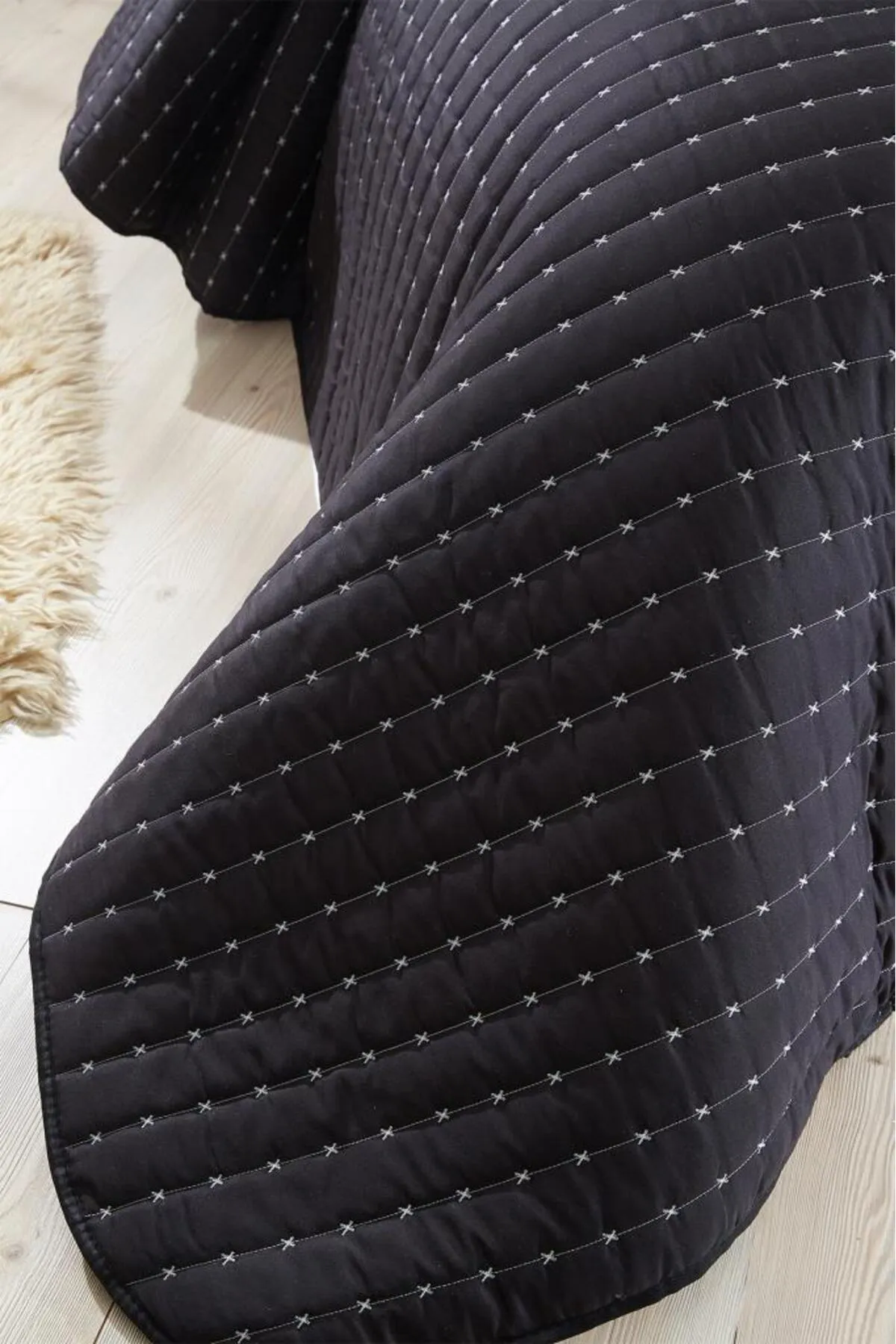 Çeyiz Diyarı  Gesteppte Tagesdecke „Dublin“ für Einzelbett, Schwarz