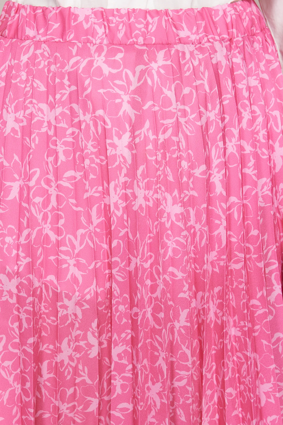 Trendyol Modest  Fuchsiafarbener, floral gemusterter, plissierter, gewebter Rock mit elastischem Bund TCTSS23EE00018