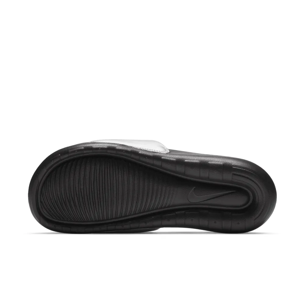 Nike Victori One CN9677-006 / schwarz