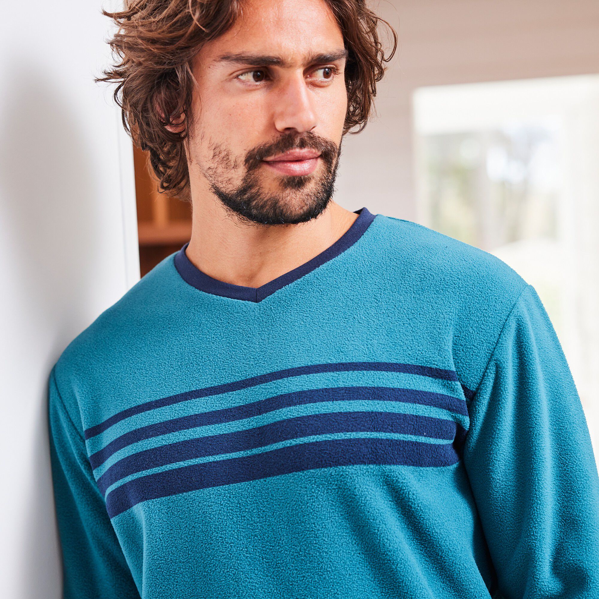 Pyjama bicolore col V en maille polaire