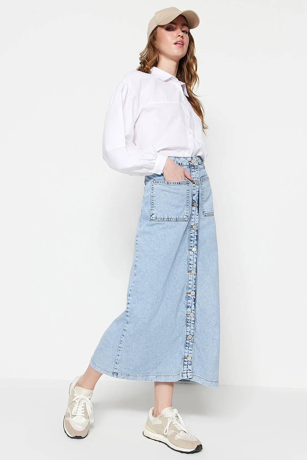 Trendyol Collection  Hellblauer Denim-Jeansrock mit doppelter Tasche und hoher Taille TCTSS23EE00002
