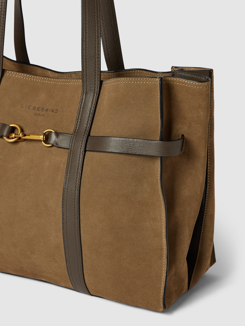 Shopper mit Label-Details Modell 'Mara' in schlamm