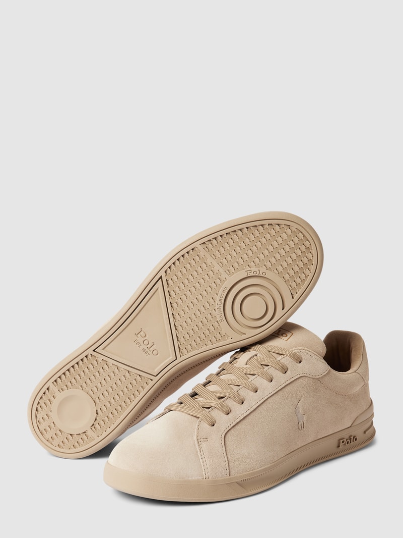 Sneaker mit Label-Details in beige