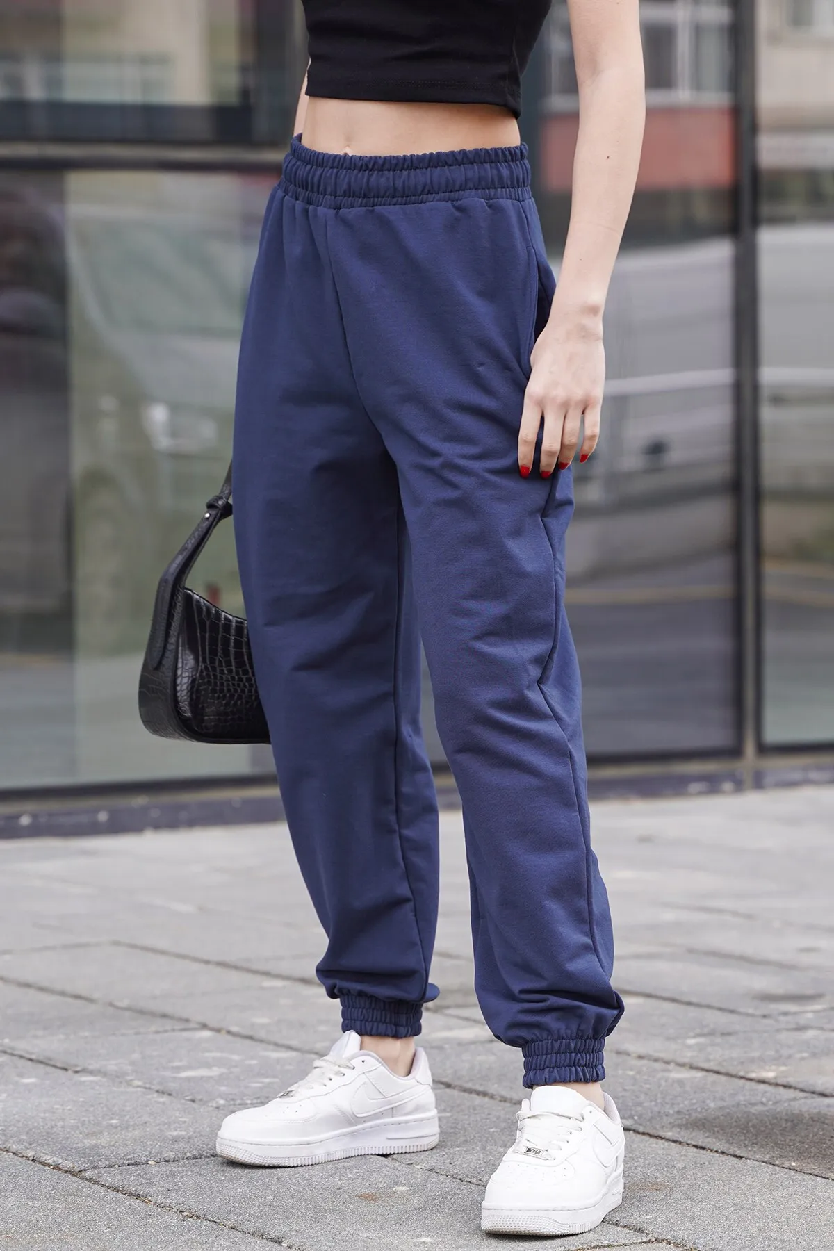 Madmext  Marineblaue Basic-Jogginghose mit bequemer Passform MG1635