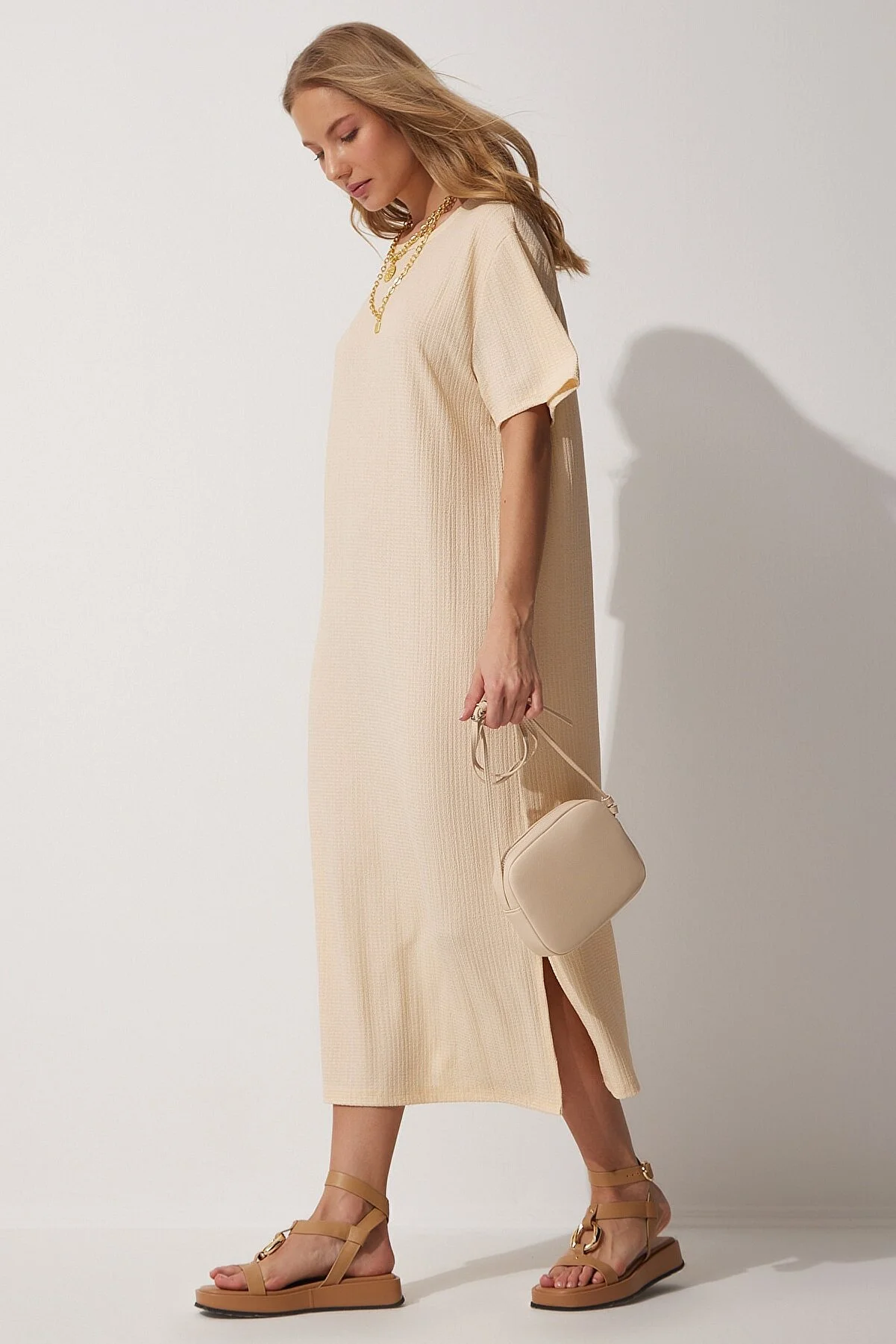 Happiness İstanbul  Cremefarbenes, lockeres, langes, tägliches Sommer-Strickkleid für Damen DZ00076