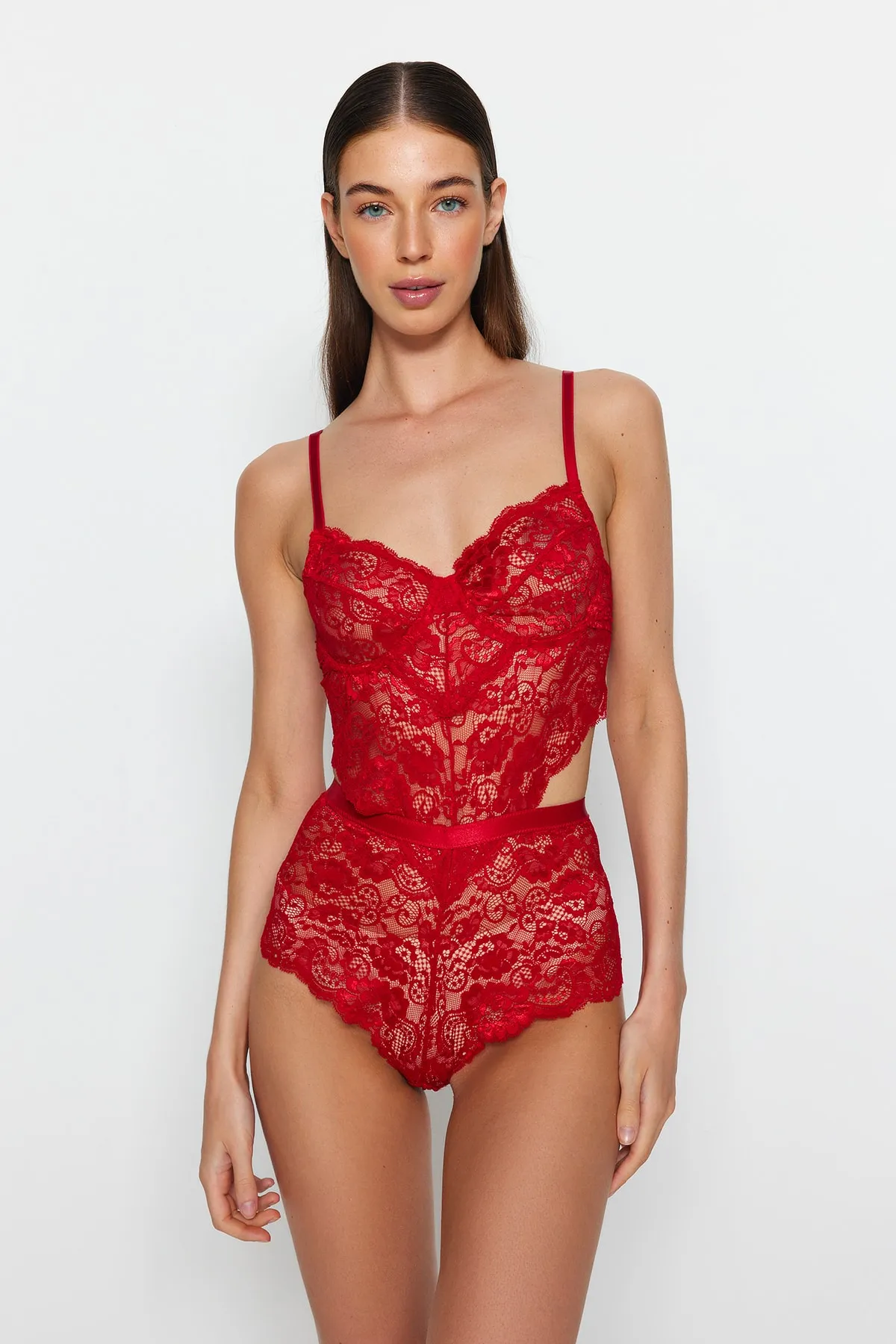 Trendyol Collection  Dunkelroter Strickbody mit gerüschtem Fenster/Ausschnitt, Seilriemen und Druckknopf THMAW23BD00026