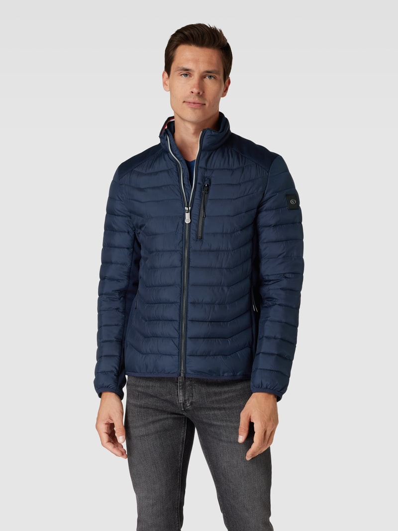 Steppjacke mit Label-Patch in marineblau
