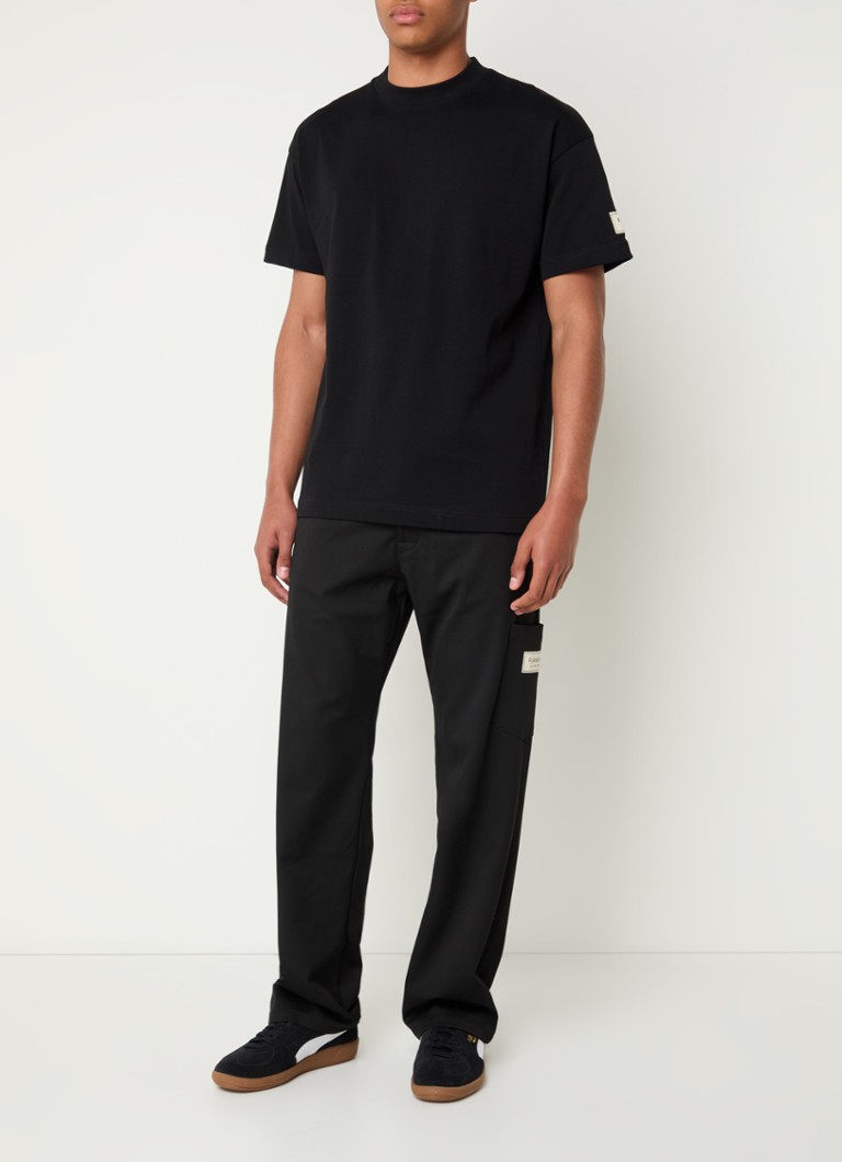 Tricou FLÂNEUR cu logo, confecționat din material elastic.