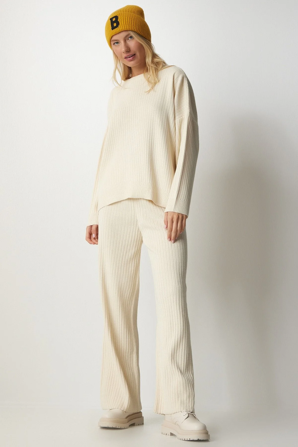 Happiness İstanbul  Cremefarbenes Strick-Sweatshirt-Hosen-Set für Damen MX00112