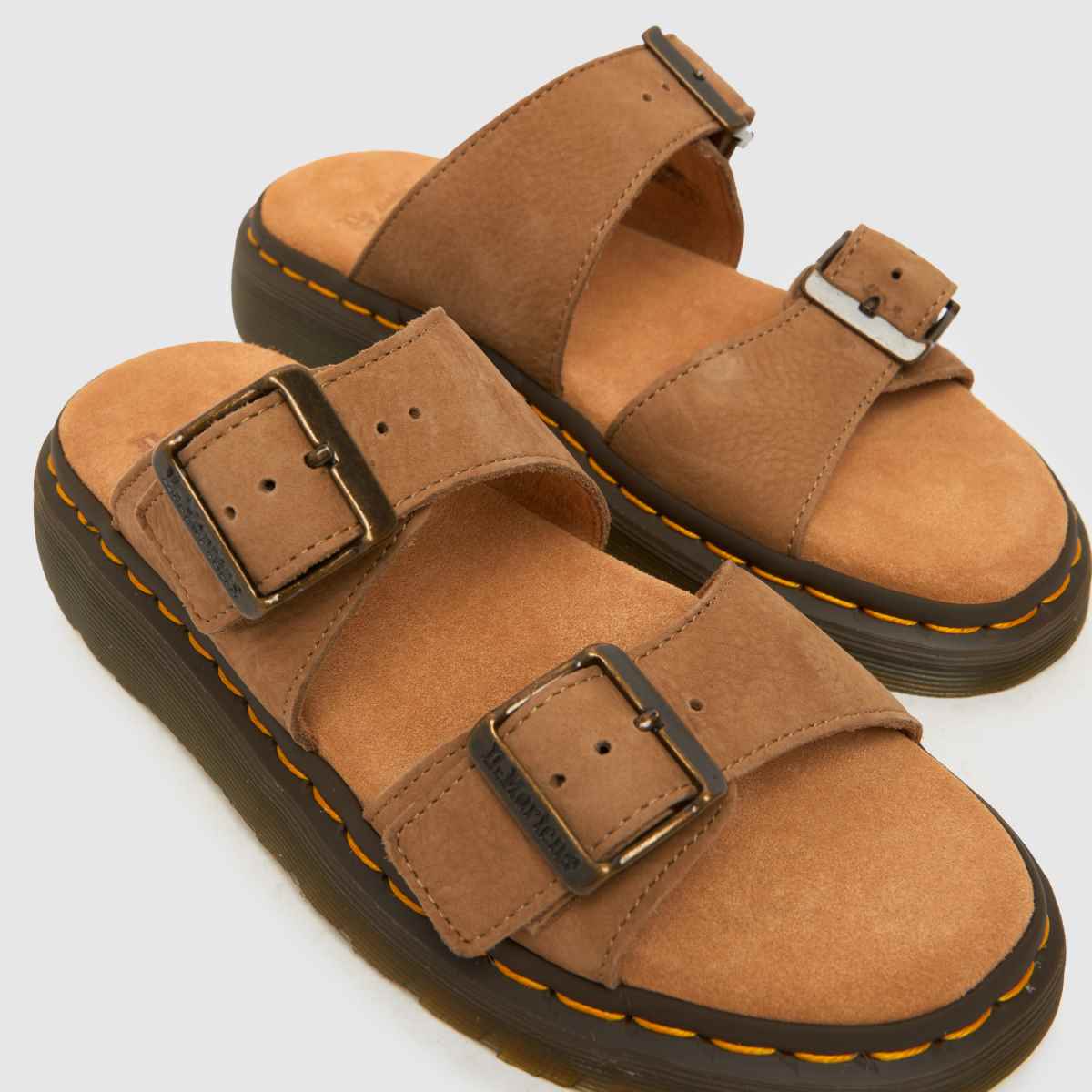 Dr. Martens Josef szandál bézs színben