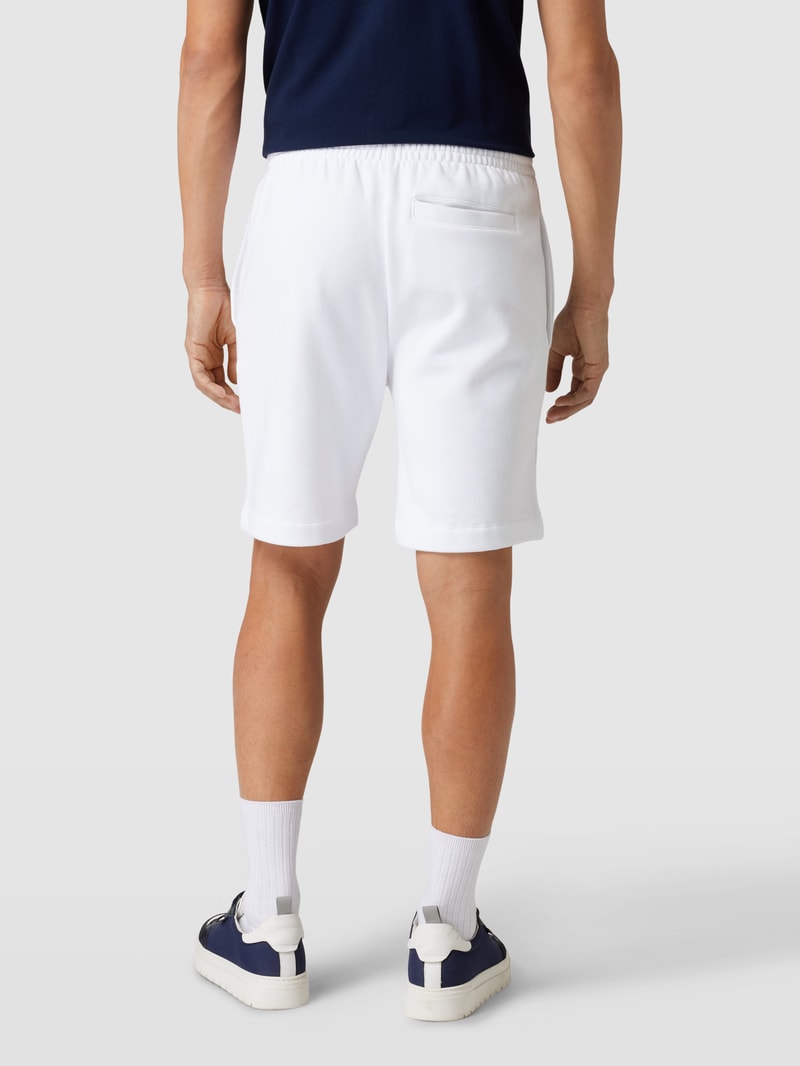 Sweatshorts mit Label-Applikation in weiß