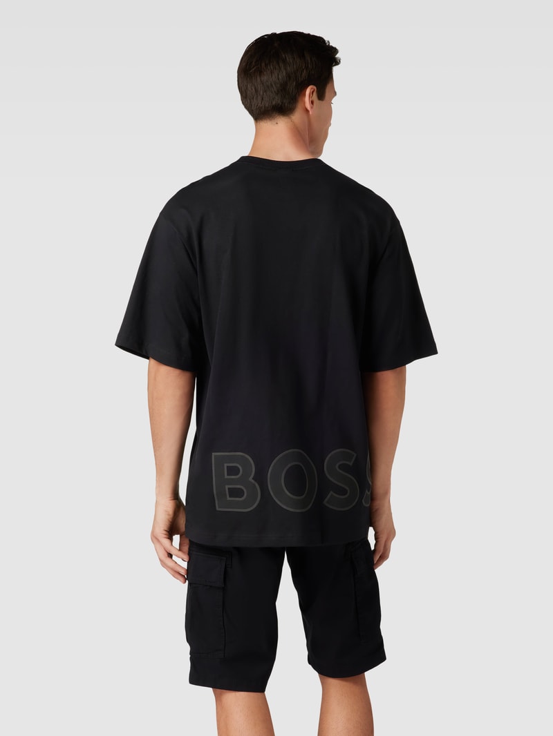 Oversized T-Shirt mit Label-Detail Modell 'Talboa Lotus' in schwarz