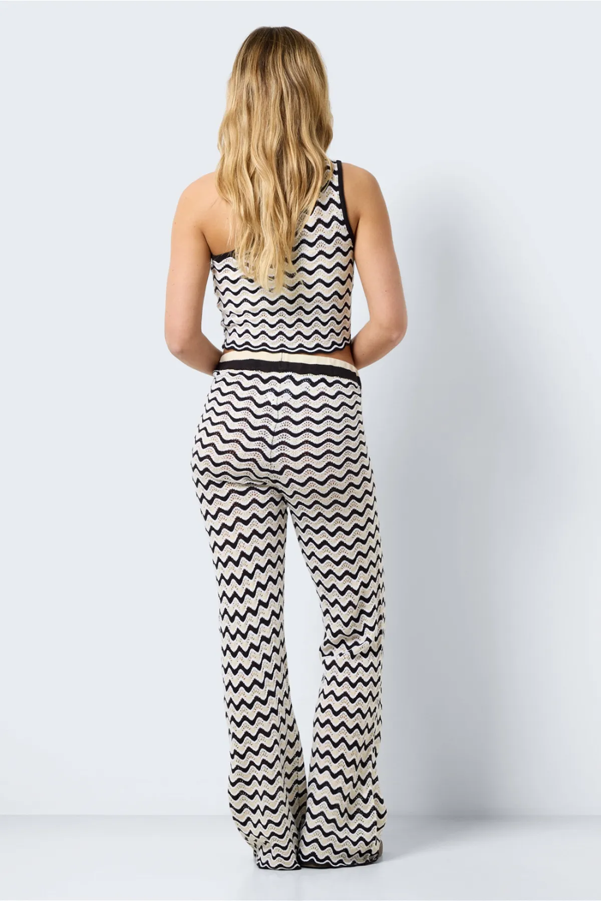 Noisy May  NMSADIE HW STRICKHOSE
