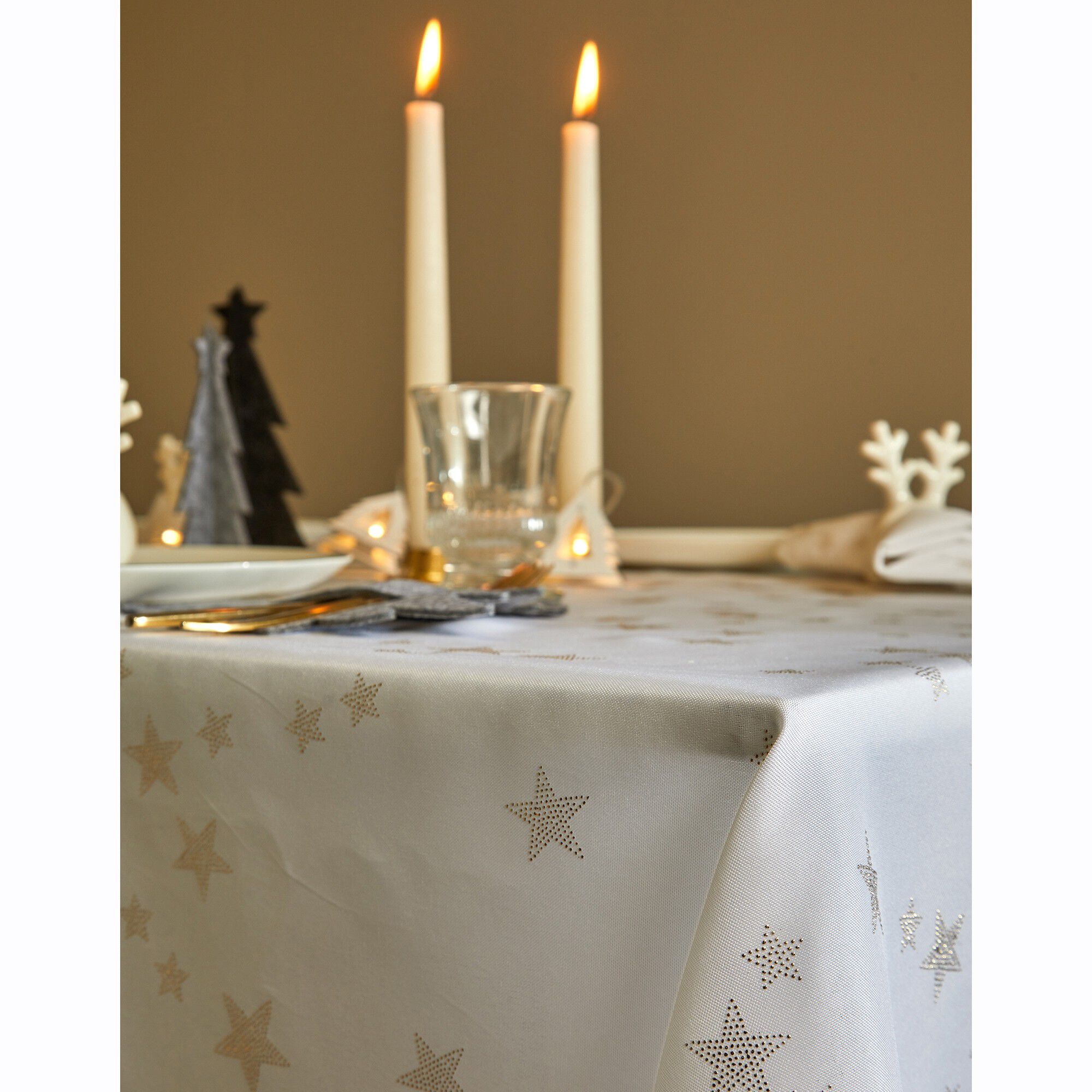 Nappe imprimé étoiles dorées
