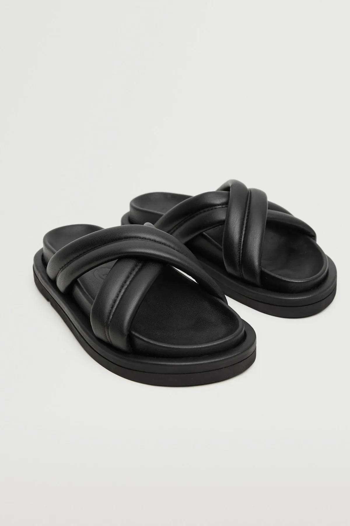 MANGO  Schwarze Damensandalen 27054399