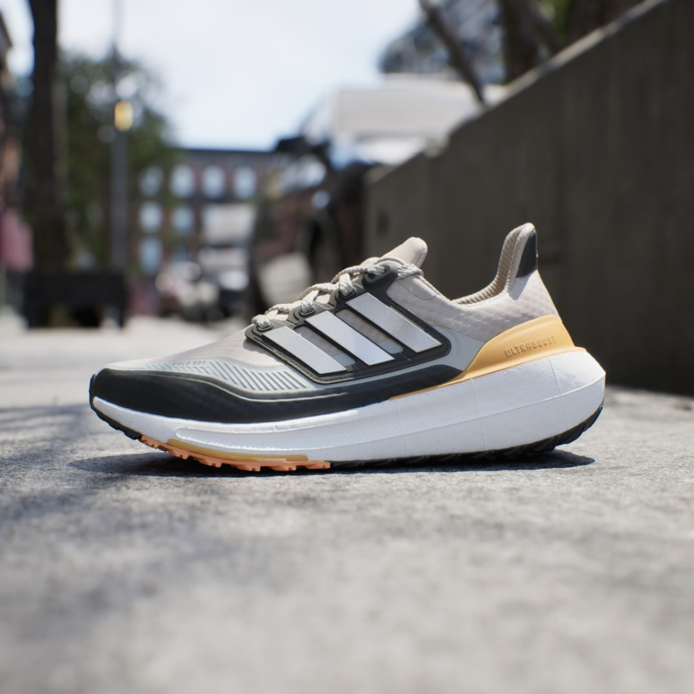 adidas Ultraboost Light COLD.RDY IE1674 / braun