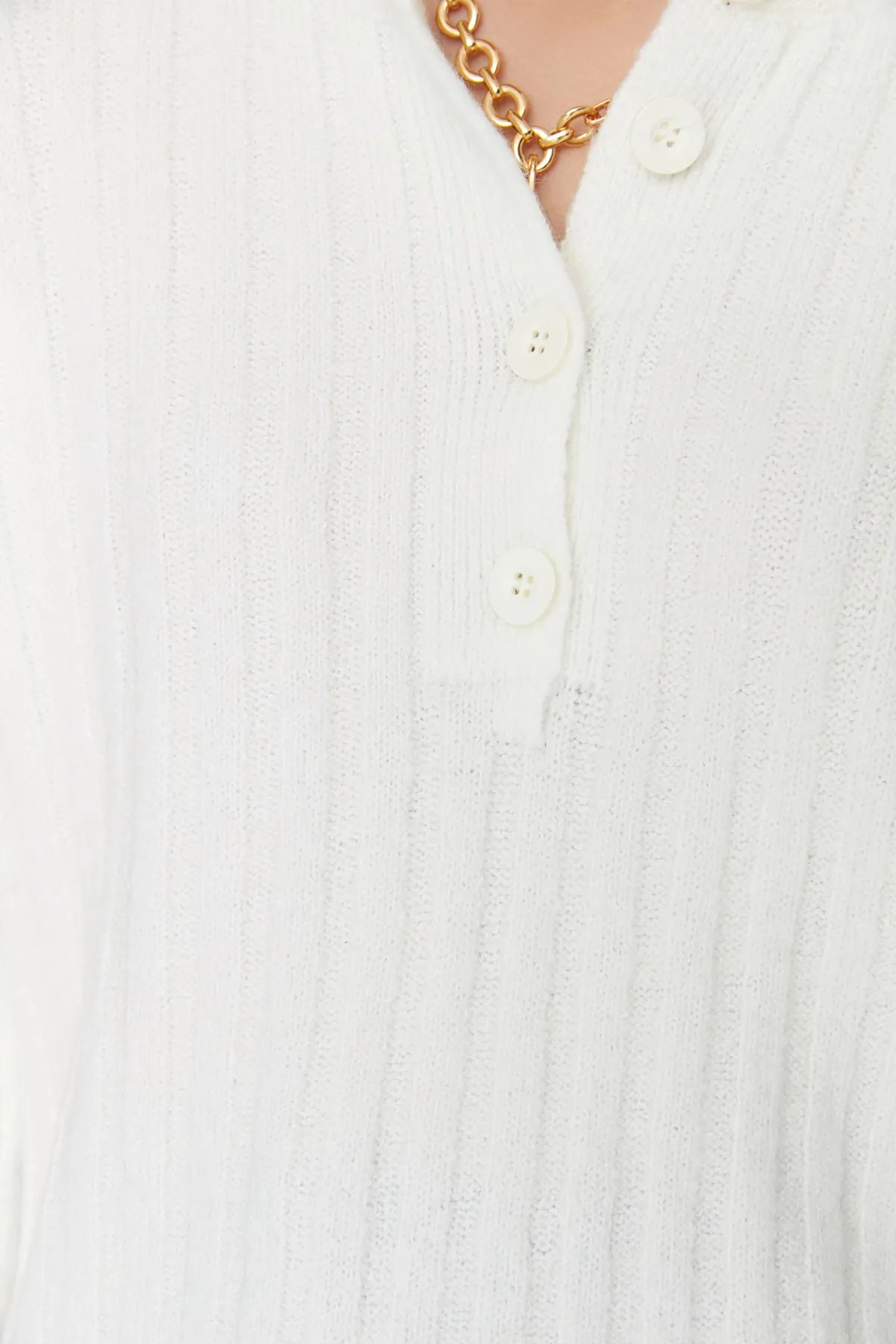 Trendyol Collection  Ecrufarbener, weich strukturierter Strickpullover mit Stehkragen und weiter Passform TWOAW21KZ0783
