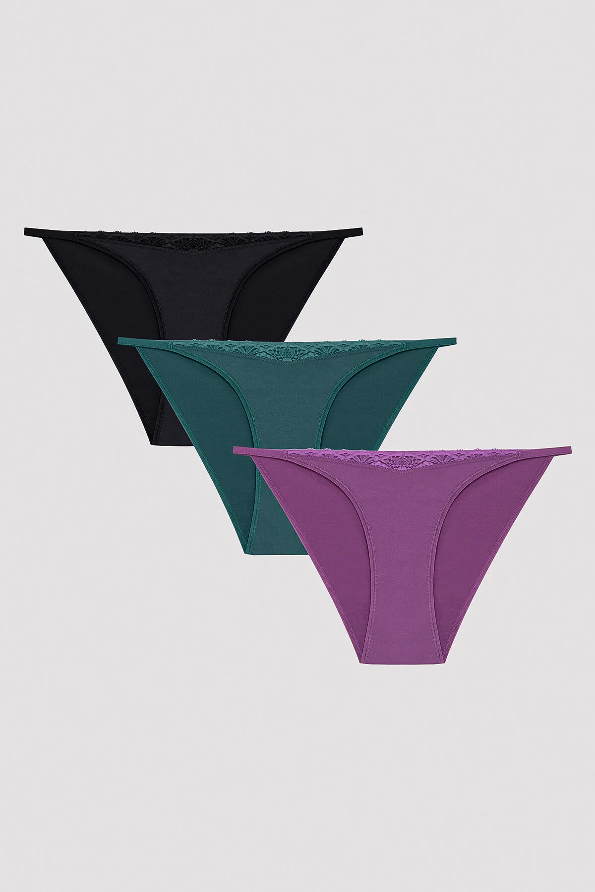 Penti  3-teiliger Slip mit Mikrospitzendetail