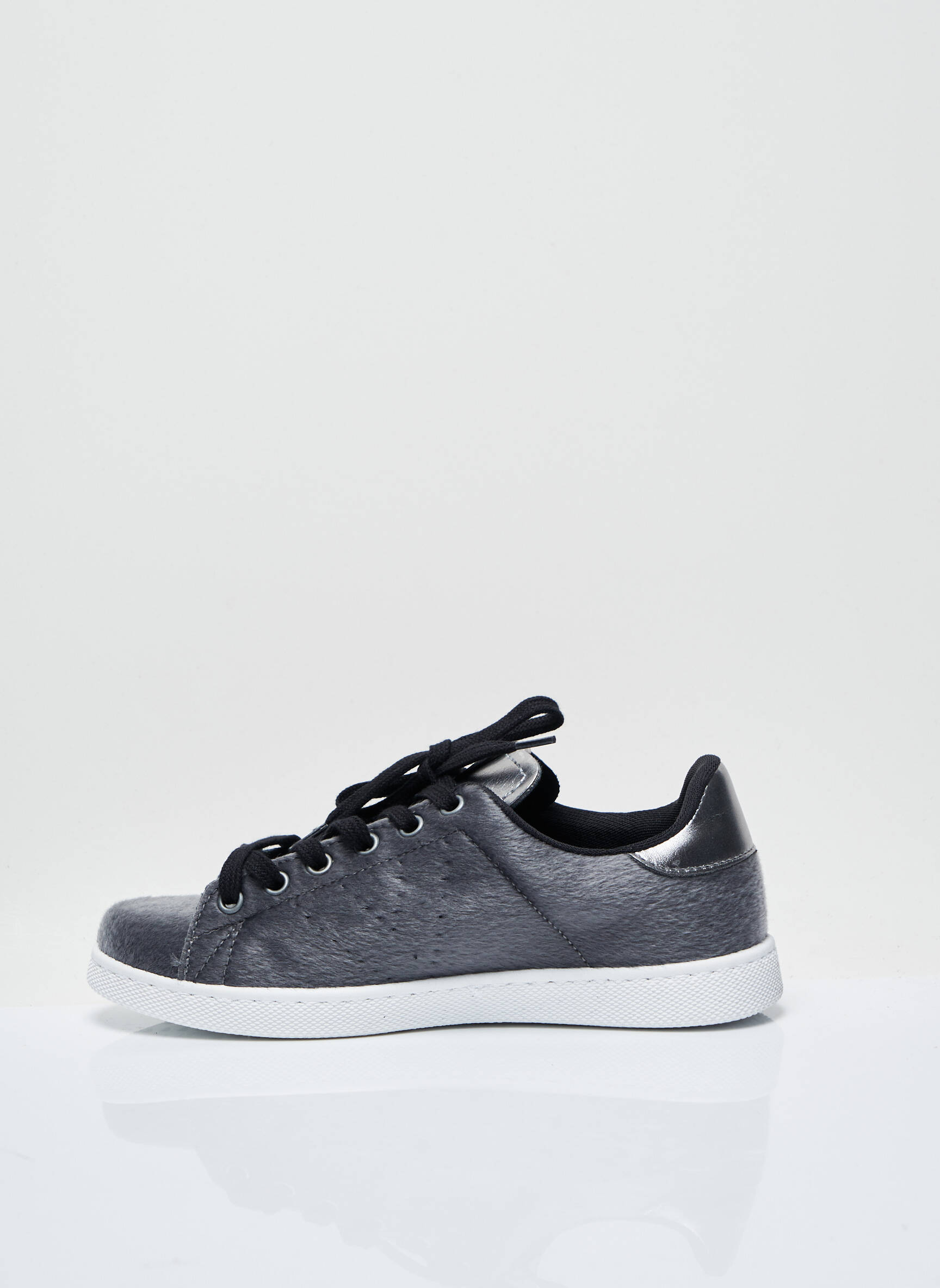 Victoria Baskets Femme couleur gris