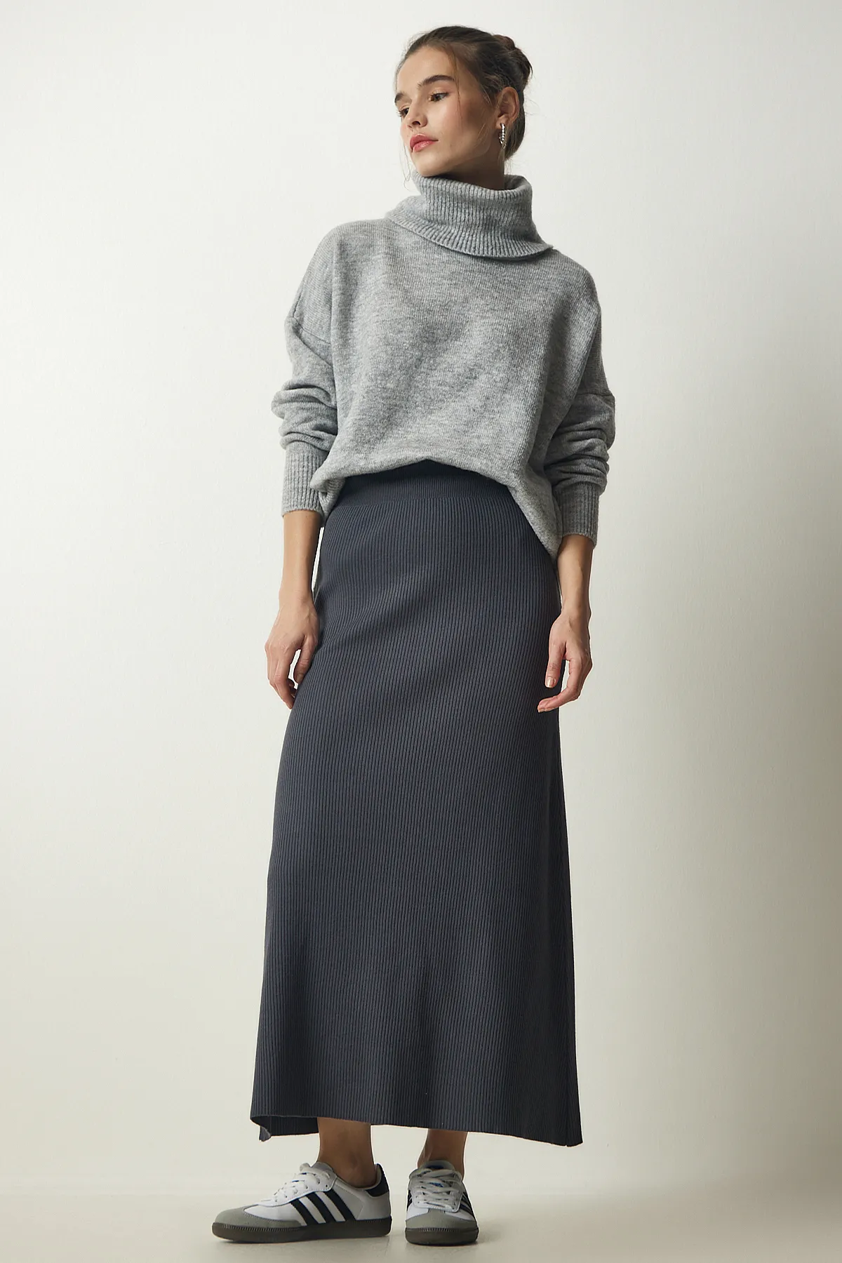 Happiness İstanbul  Anthrazitfarbener Rippstrickrock für Damen PN00082