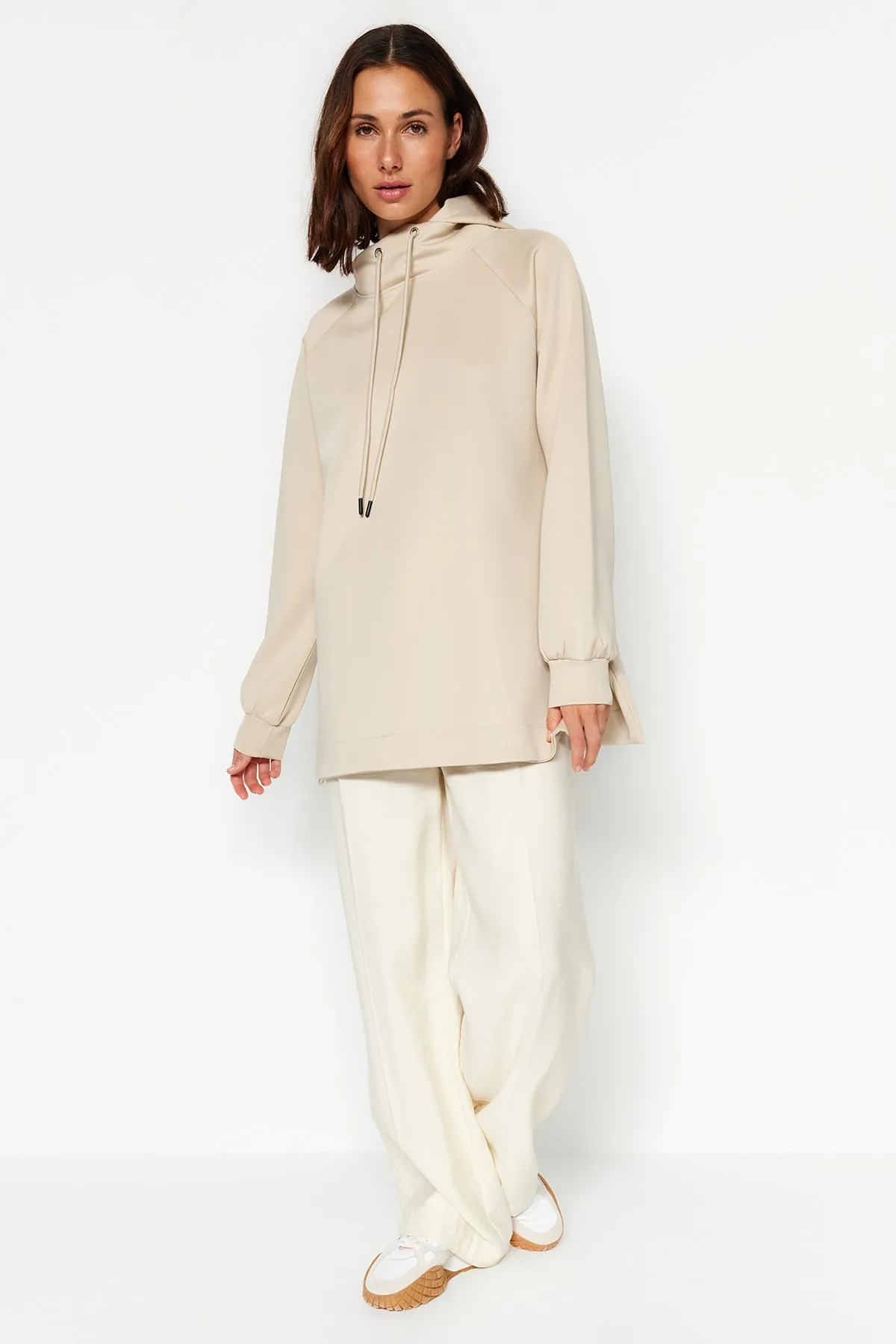 Trendyol Modest  Cremefarbenes Kapuzen-Tauch-/Tauch-Strick-Sweatshirt TCTAW24TW00002