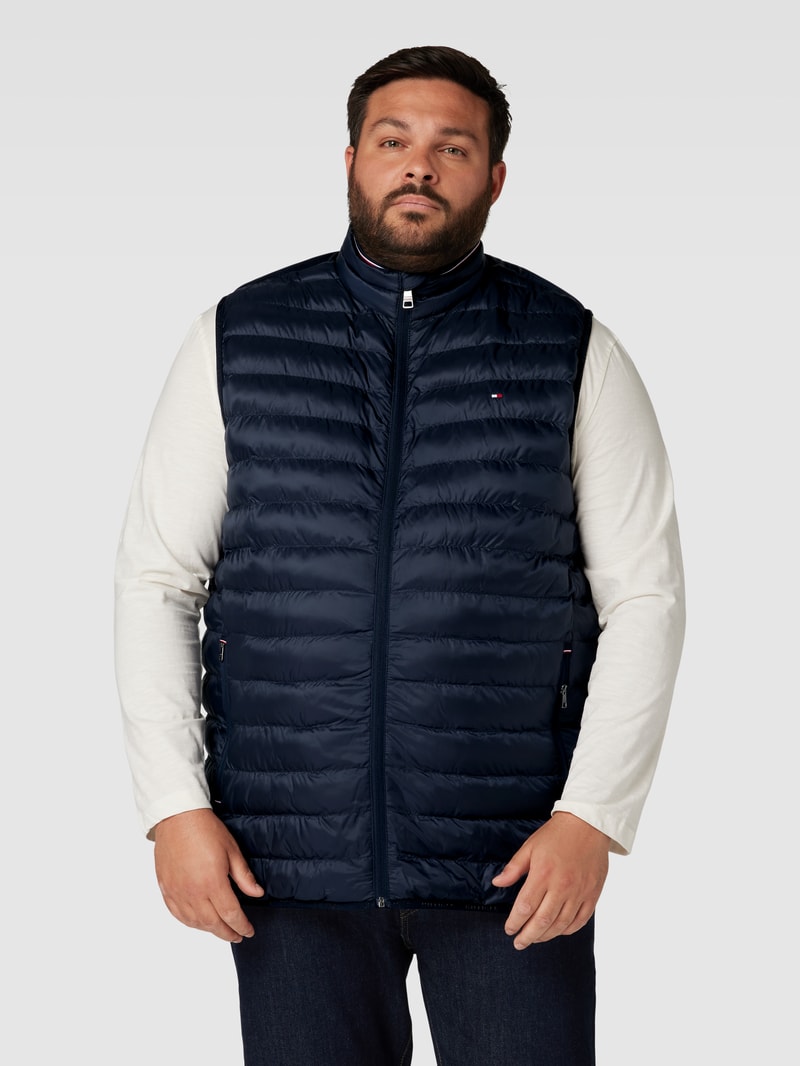 PLUS SIZE Steppweste mit Label-Detail in marineblau
