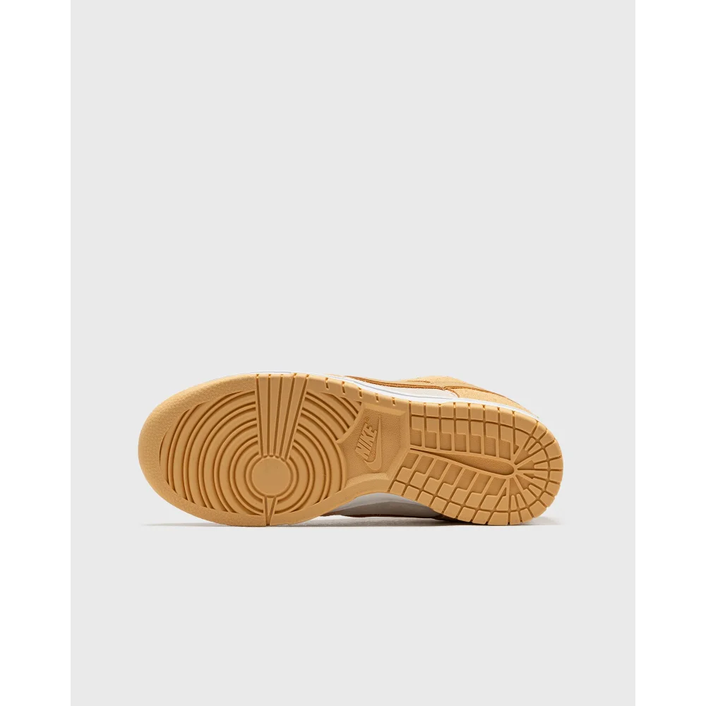 Nike WMNS Dunk LX Low Gold Suede DV7411-200 / gelb