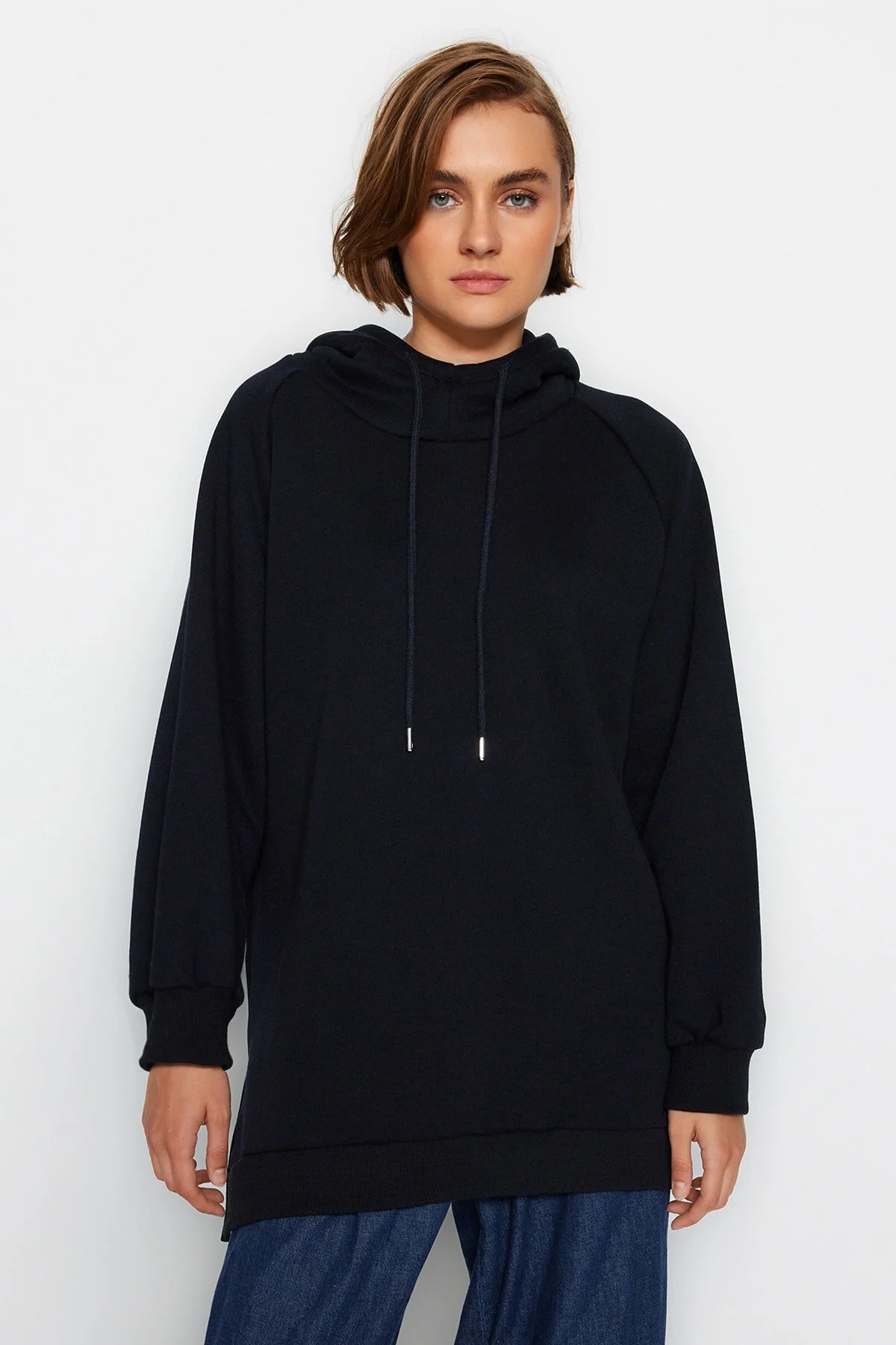 Trendyol Collection  Marineblaues Oversize-Sweatshirt aus Rippstrick mit Kapuze