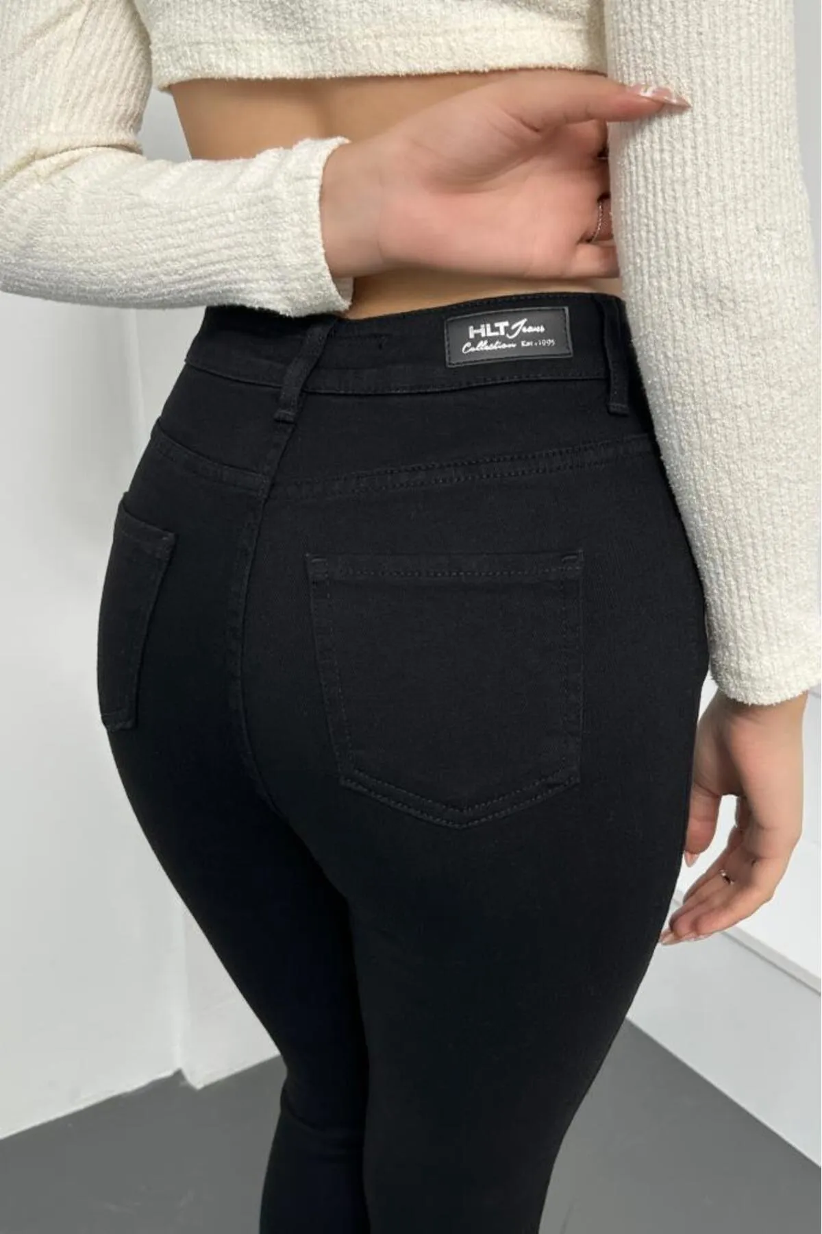HLT JEANS  Damen-Jeanshose aus flexiblem Lycra-Denim in schwarzer Super-Skinny-Passform Hltjennieblack