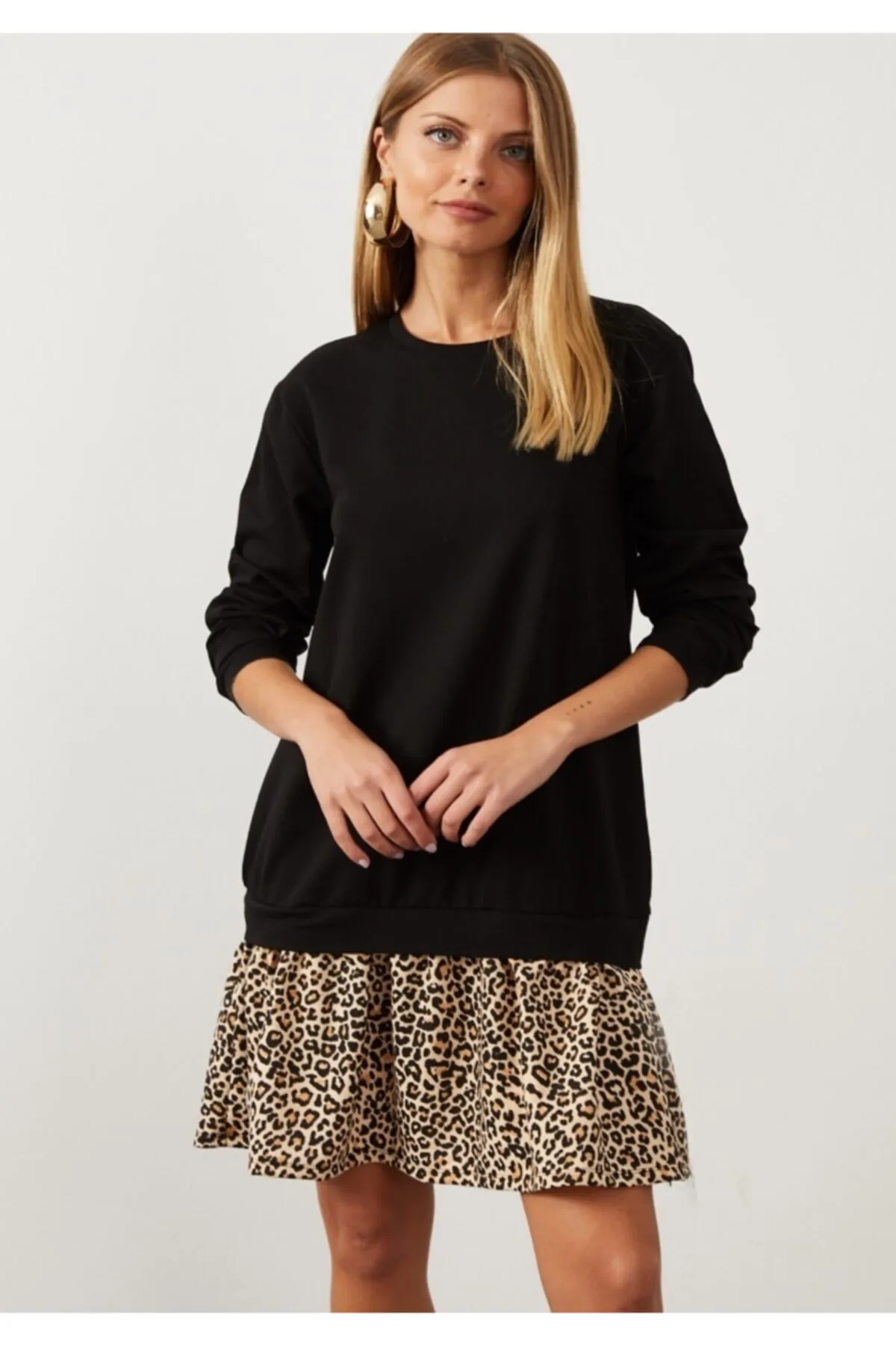 Cool & Sexy  Schwarzes Sweatkleid mit Leopardenmuster für Damen B16