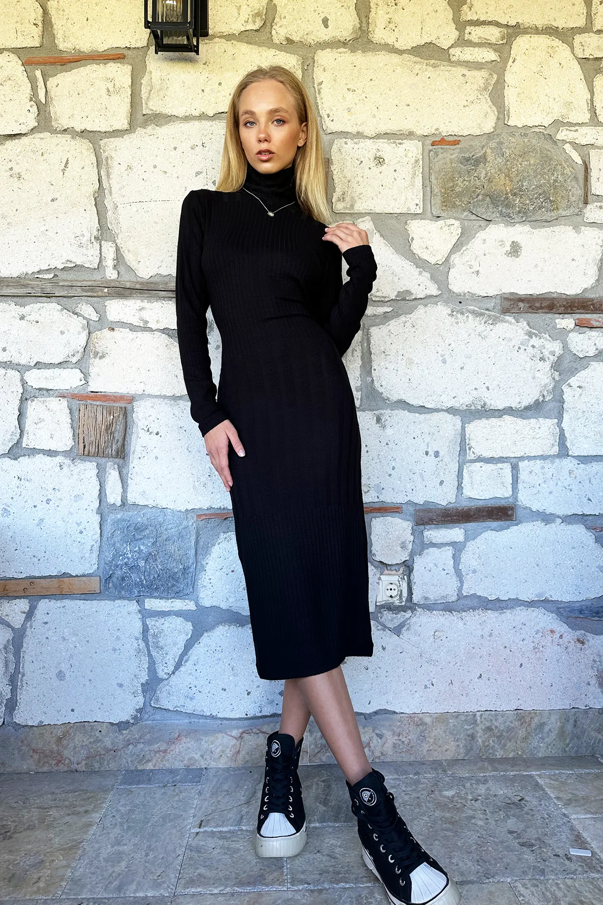Trend Alaçatı Stili  Schwarzes Camisole-Rollkragenkleid für Damen ALC-X7345