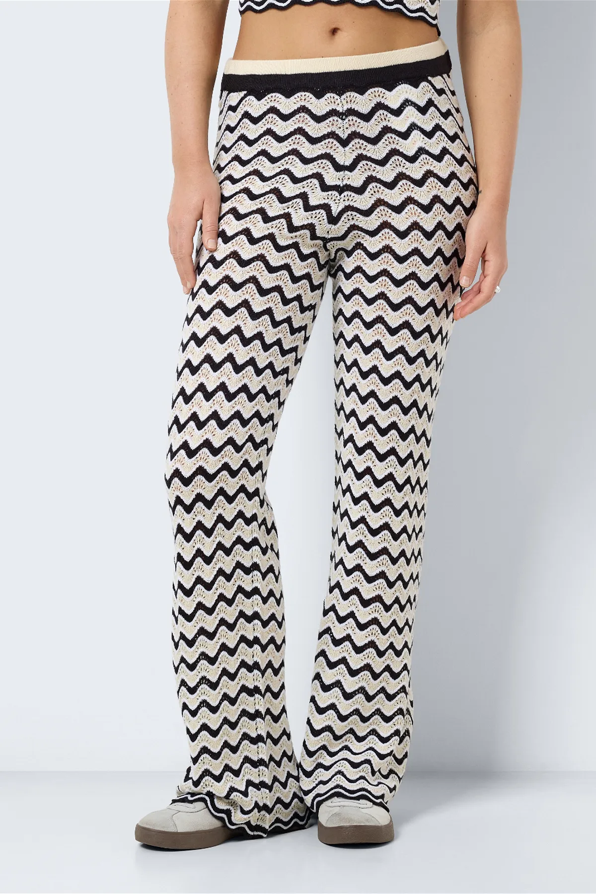 Noisy May  NMSADIE HW STRICKHOSE